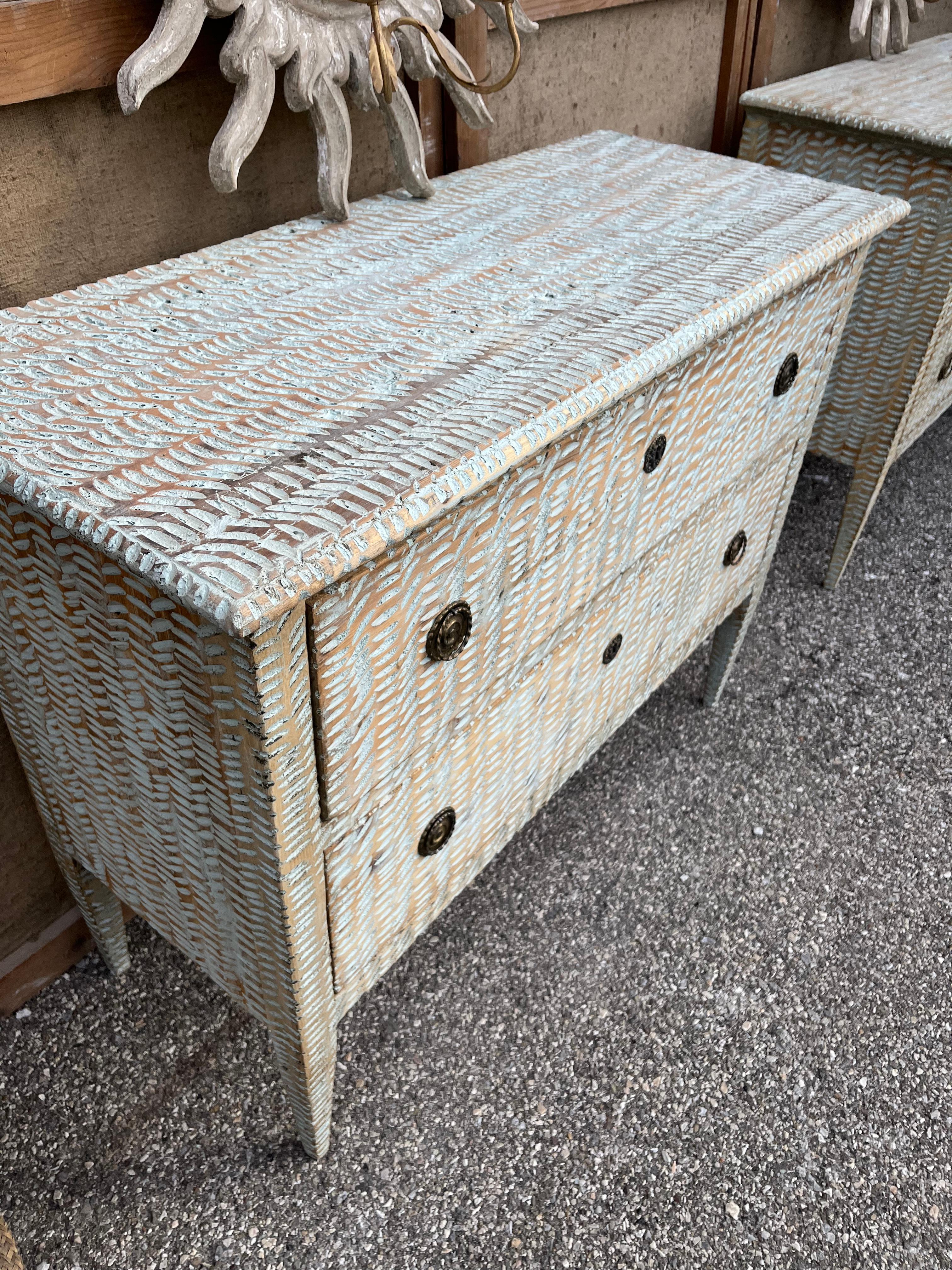 Periodo contemporaneo Corncob style white drawer in vendita