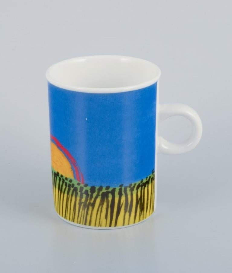 Corneille (Guillaume Cornelis van Beverloo), Dutch CoBrA artist (1922-2010). Coffee cup, plate, and egg cup in porcelain decorated with birds over a field with sunrise.
From the 1980s/90s.
In perfect condition.
Marked.
Egg cup: H 5.0 cm x D 5.0