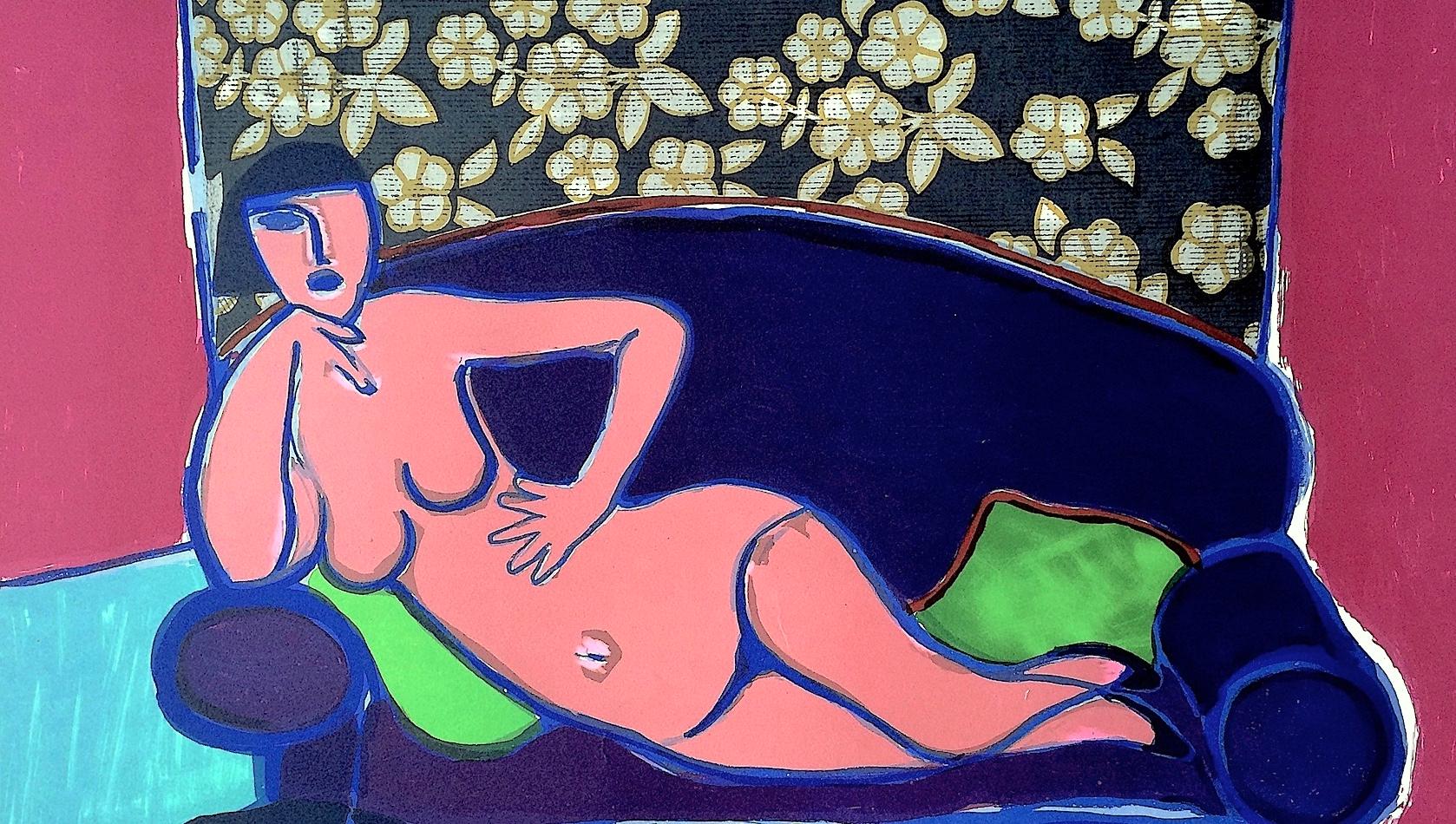 DEUX FEMMES NUES Litografia firmata, nudi femminili, divano blu, carta da parati floreale - Print Contemporaneo di Corneille