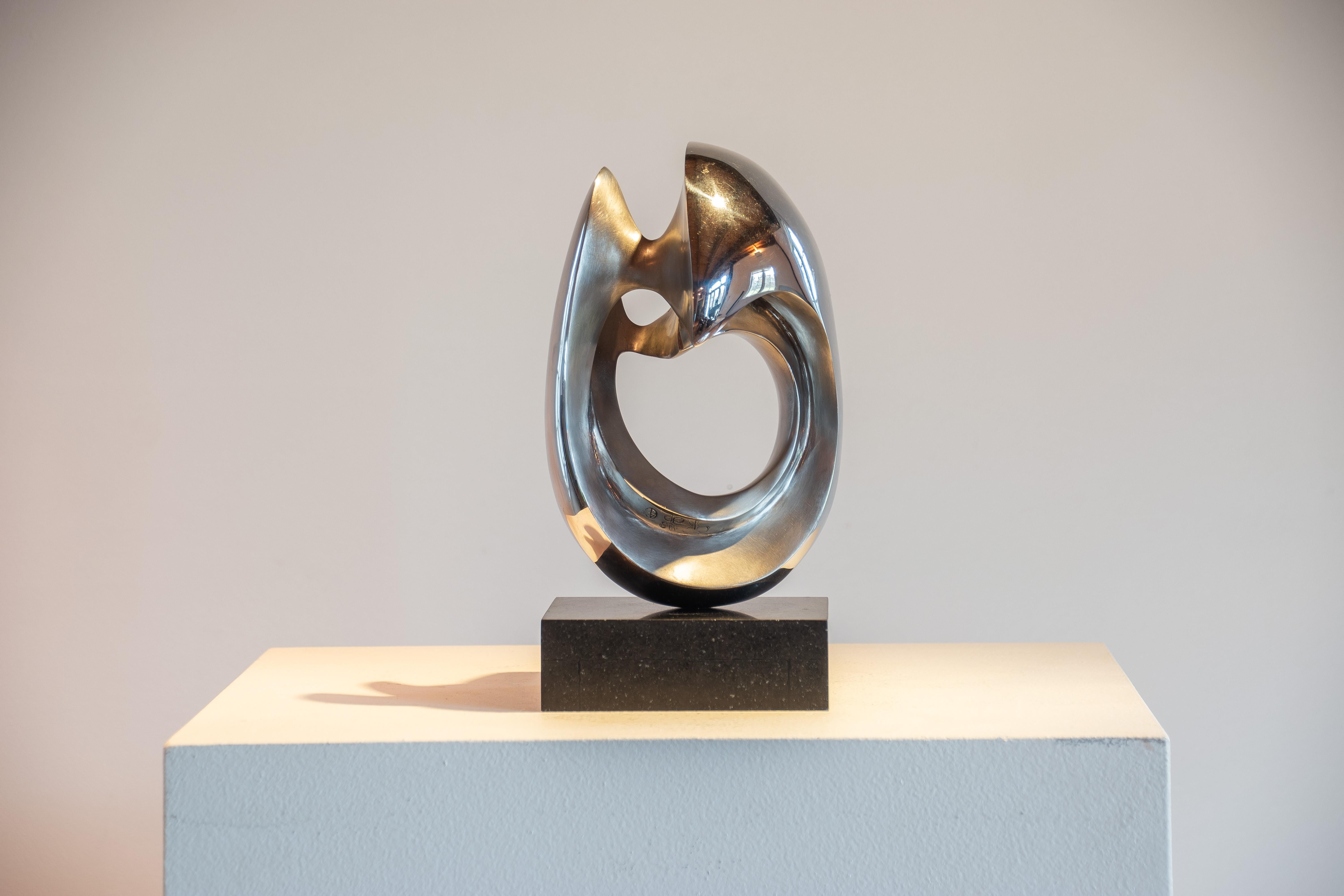 Cornelia Kubler Kavanagh Figurative Sculpture - Wave form II