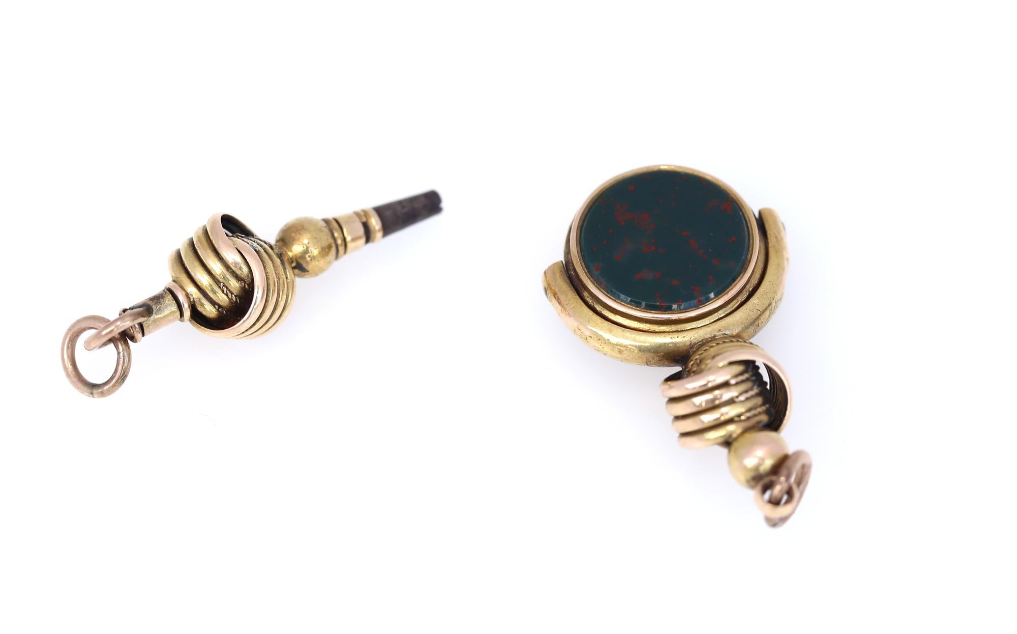 Cornelian Swivel Fob Watch Key 14 Karat Gold Set for Charm Bracelet 19th Century In Good Condition In Herzelia, Tel Aviv