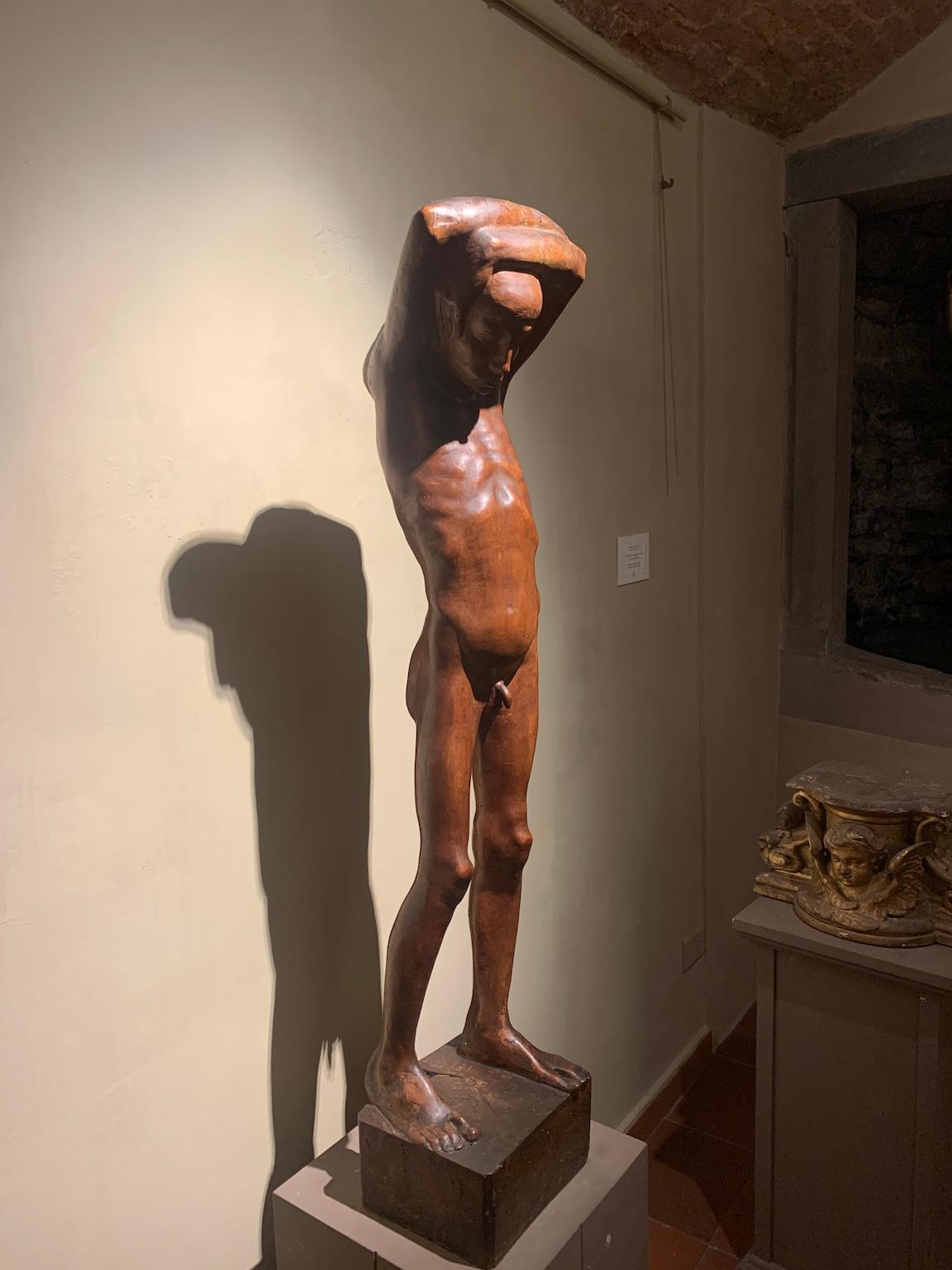 Scultura figurativa toscana in legno ritratto maschile del novecento in vendita 4