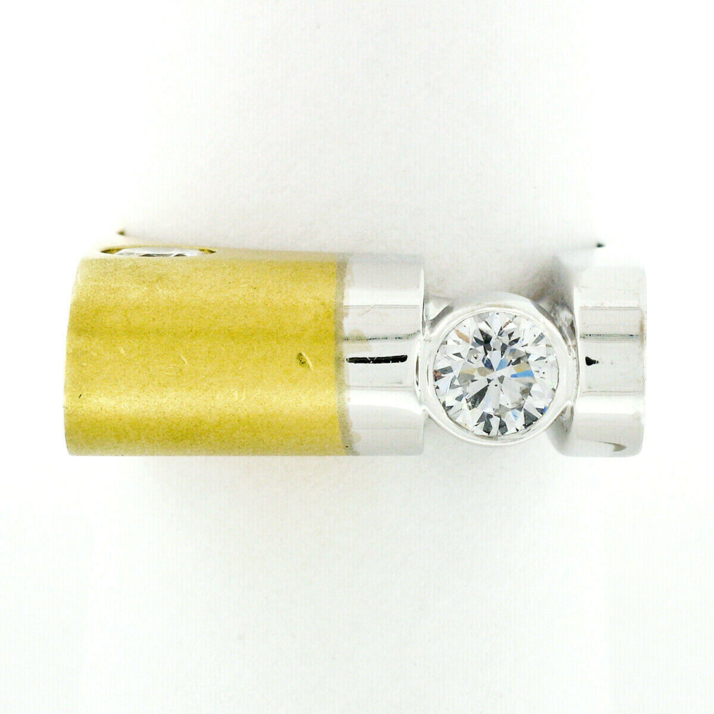 Taille ronde Cornelis Hollander Bague à anneau dôme unique en or 18 carats à double finition avec diamants ronds en vente