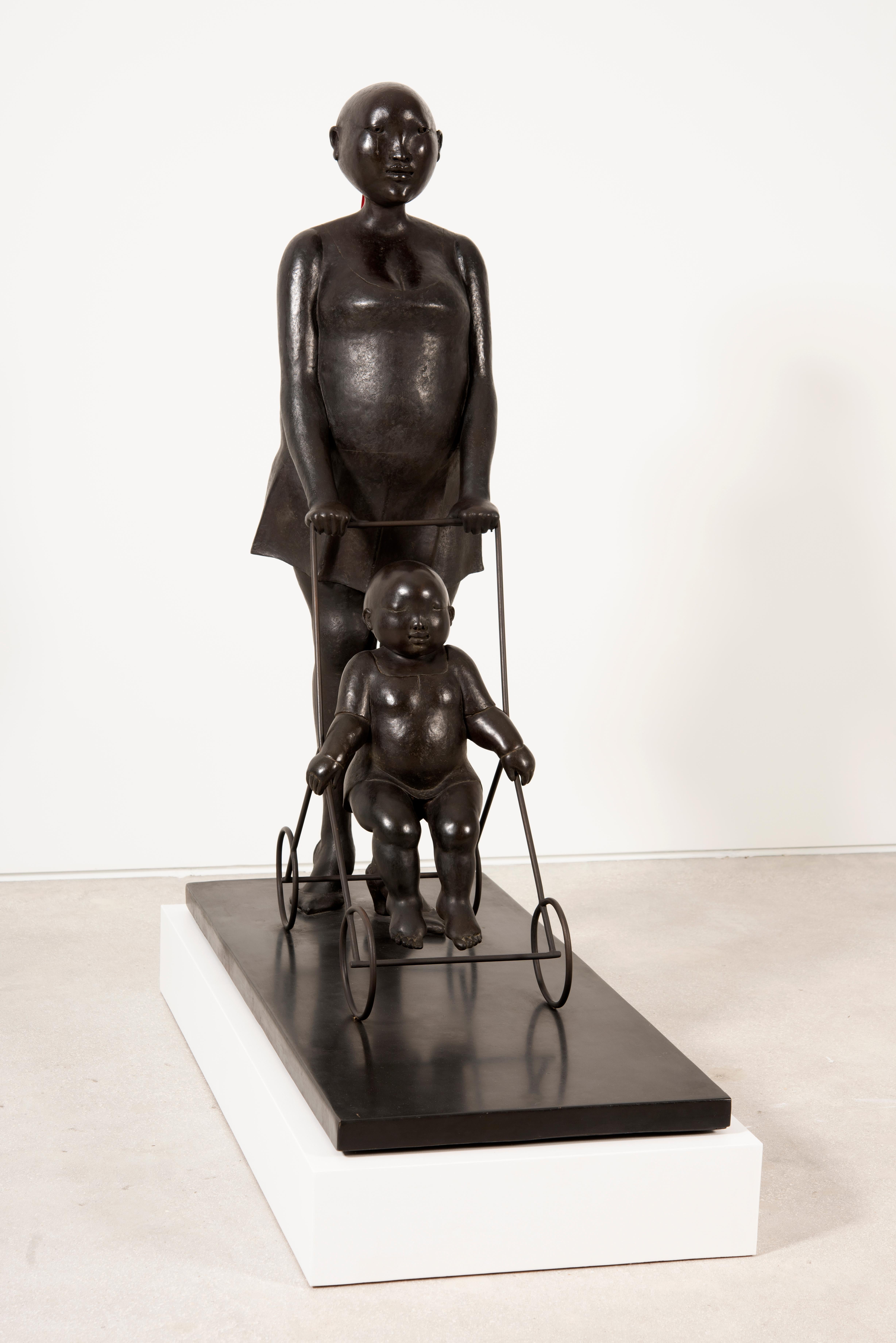 Cornelis Zitman
Divertimiento, 1973 
Bronze, AP 
72 x 34 x 45 cm 
28.3 x 13.3 x 17.7 in.

Cornelis Zitman (1926-2016)
Born in Leiden in a family of builders, he enters the Fine Arts Academy of Hague at age 15. After completing his studies in 1947,