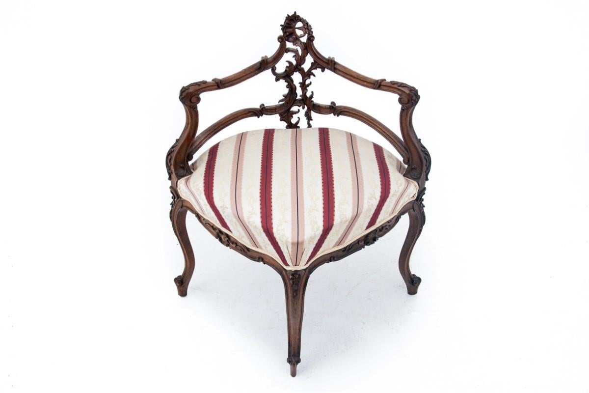 Horn armchair from the end of the 19th century, France.

Dimensions: height 76 cm / seat height. 44 cm / width 71 cm / depth 61 cm