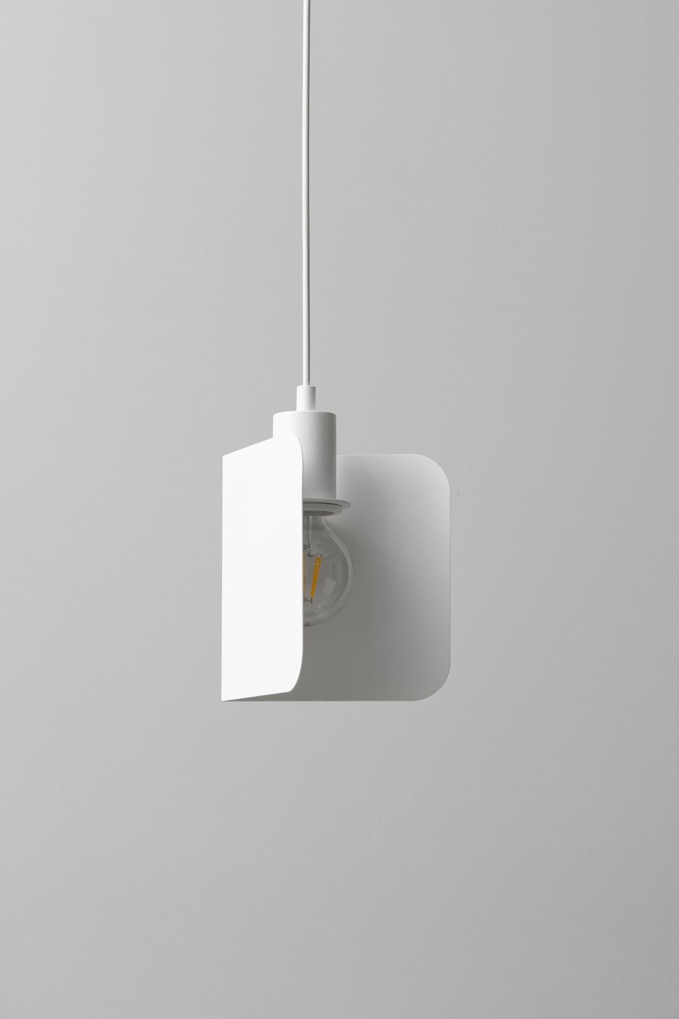 Postmoderno Lampada a sospensione Corner Big White di +kouple in vendita