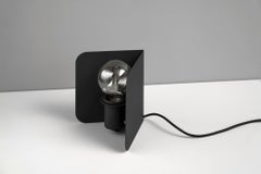 Lampe de bureau d'angle noire par +kouple