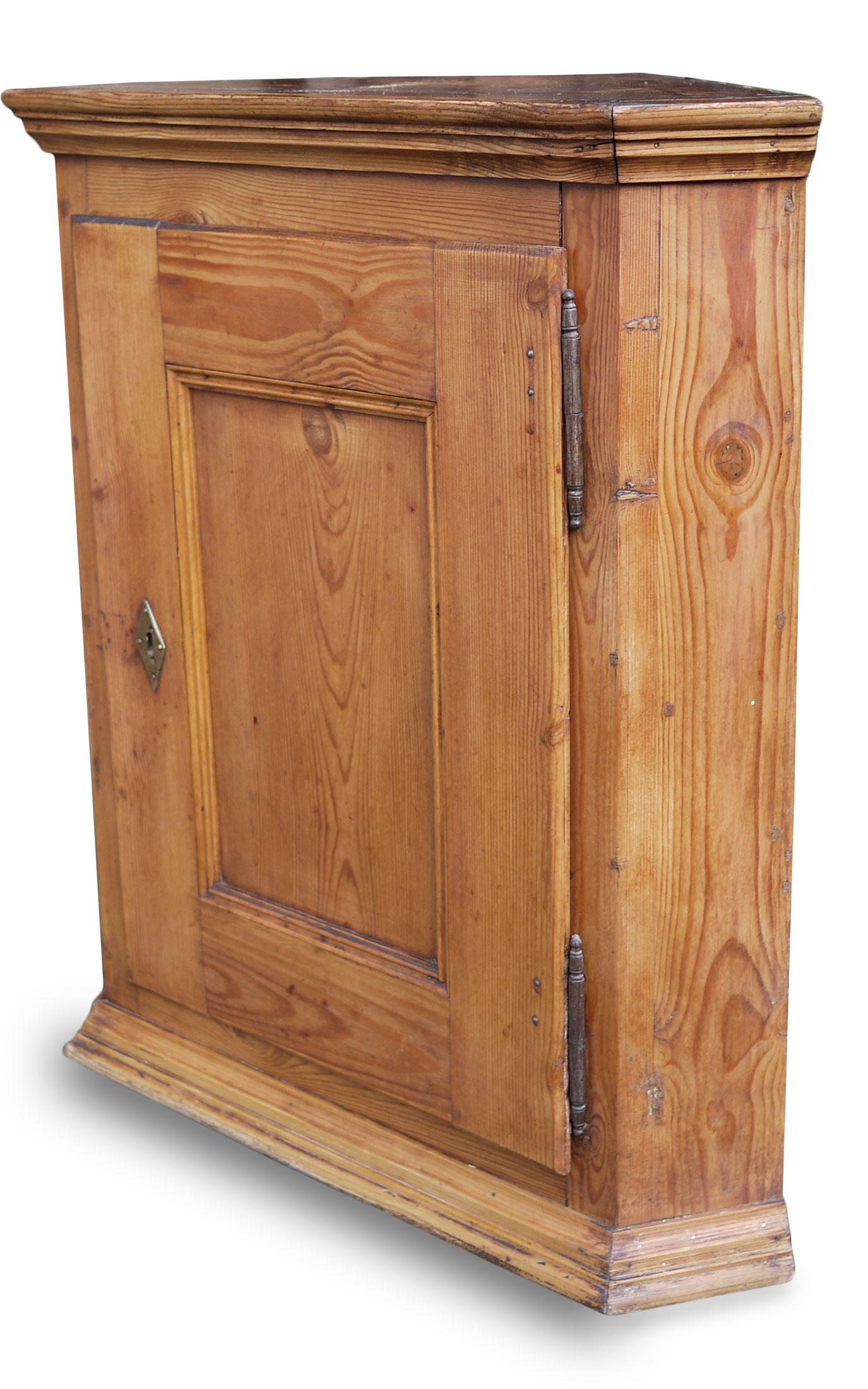 Corner Cabinet in Fir Wood, Italy 1810 For Sale 1