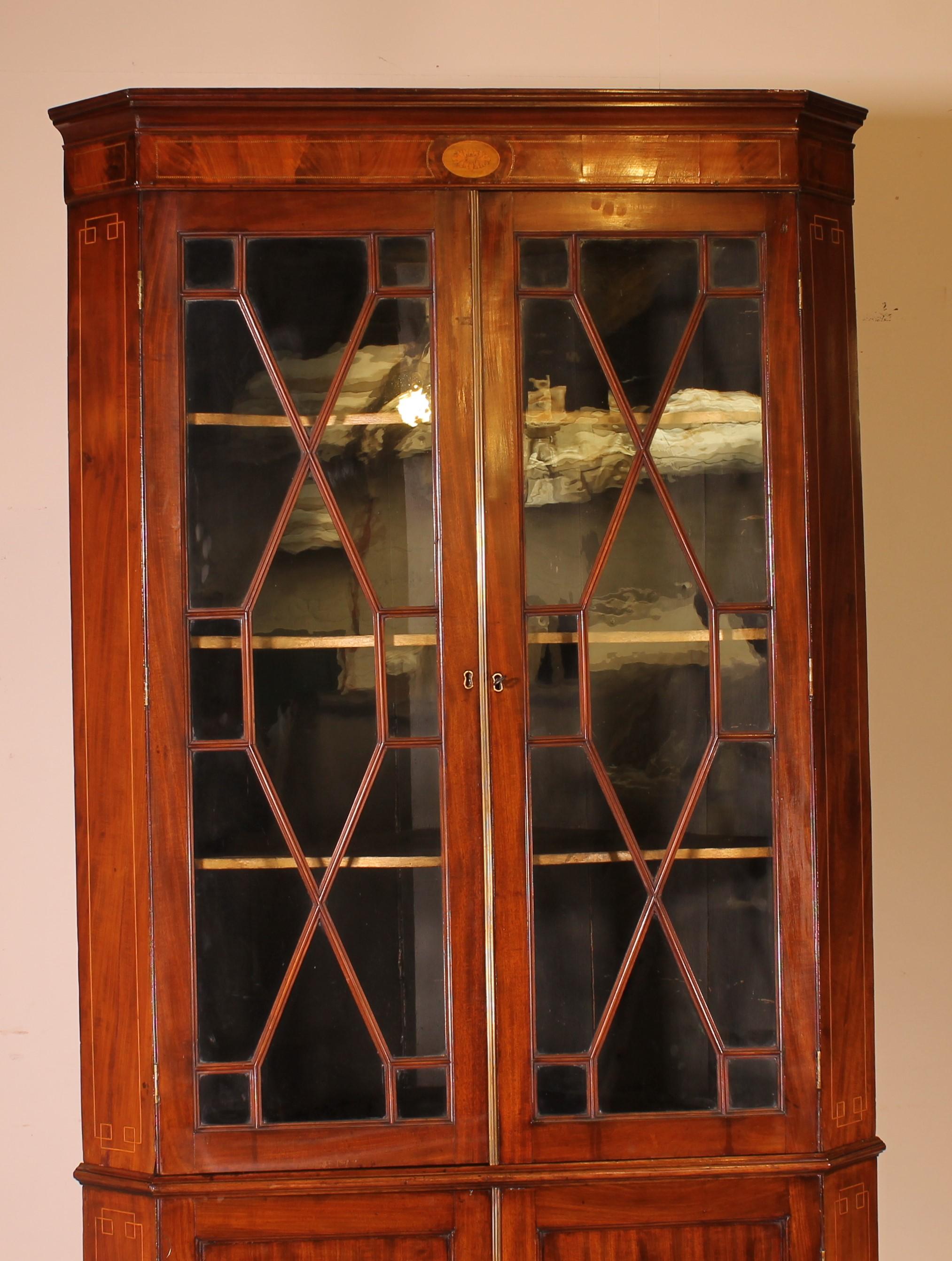 English Corner Cabinet in Mahogany, 18th Century, Georgian For Sale