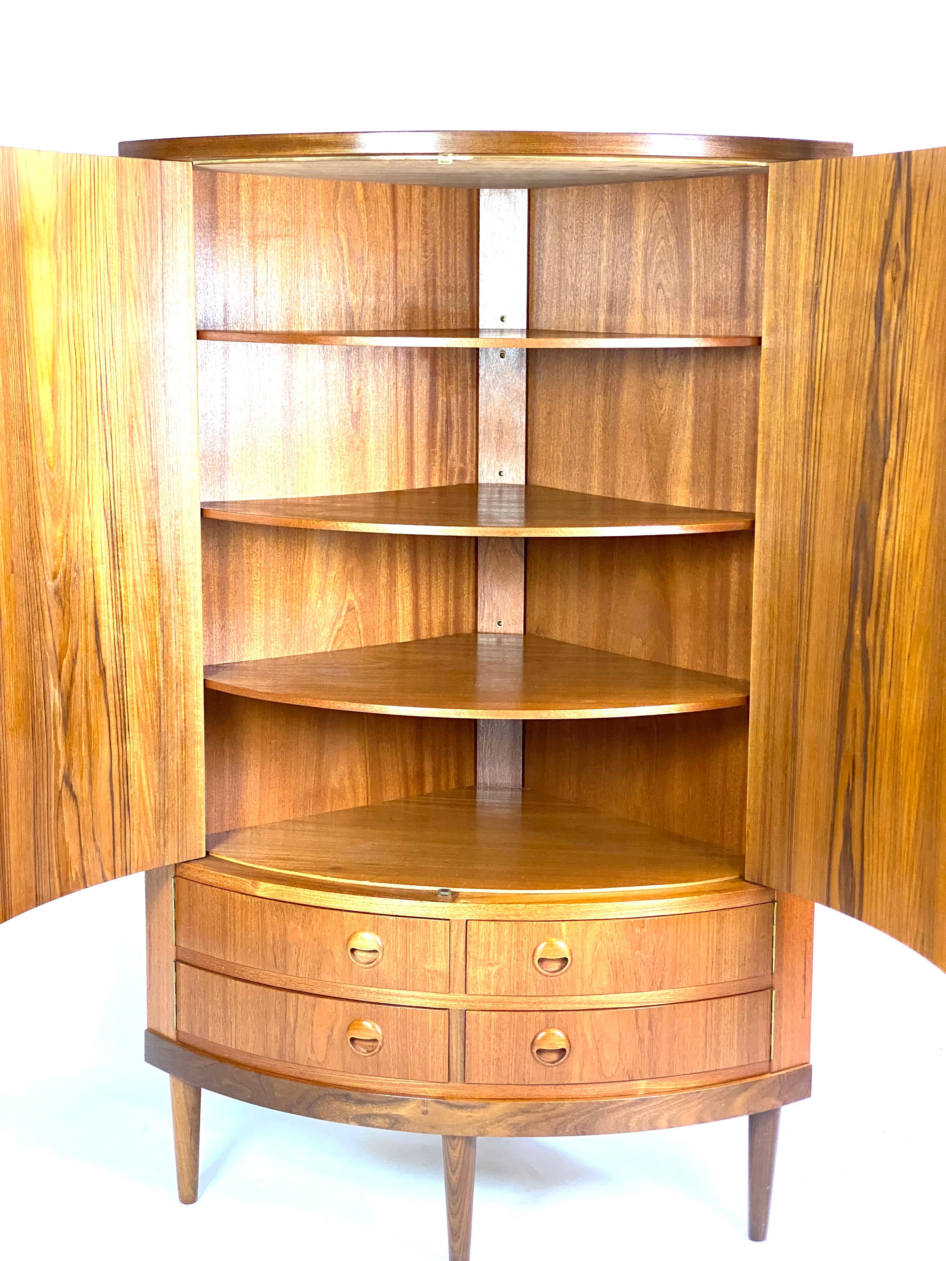 Corner cabinet in teak designed by Kai Kristiansen from around the 1960s. The cabinet is in great vintage condition.