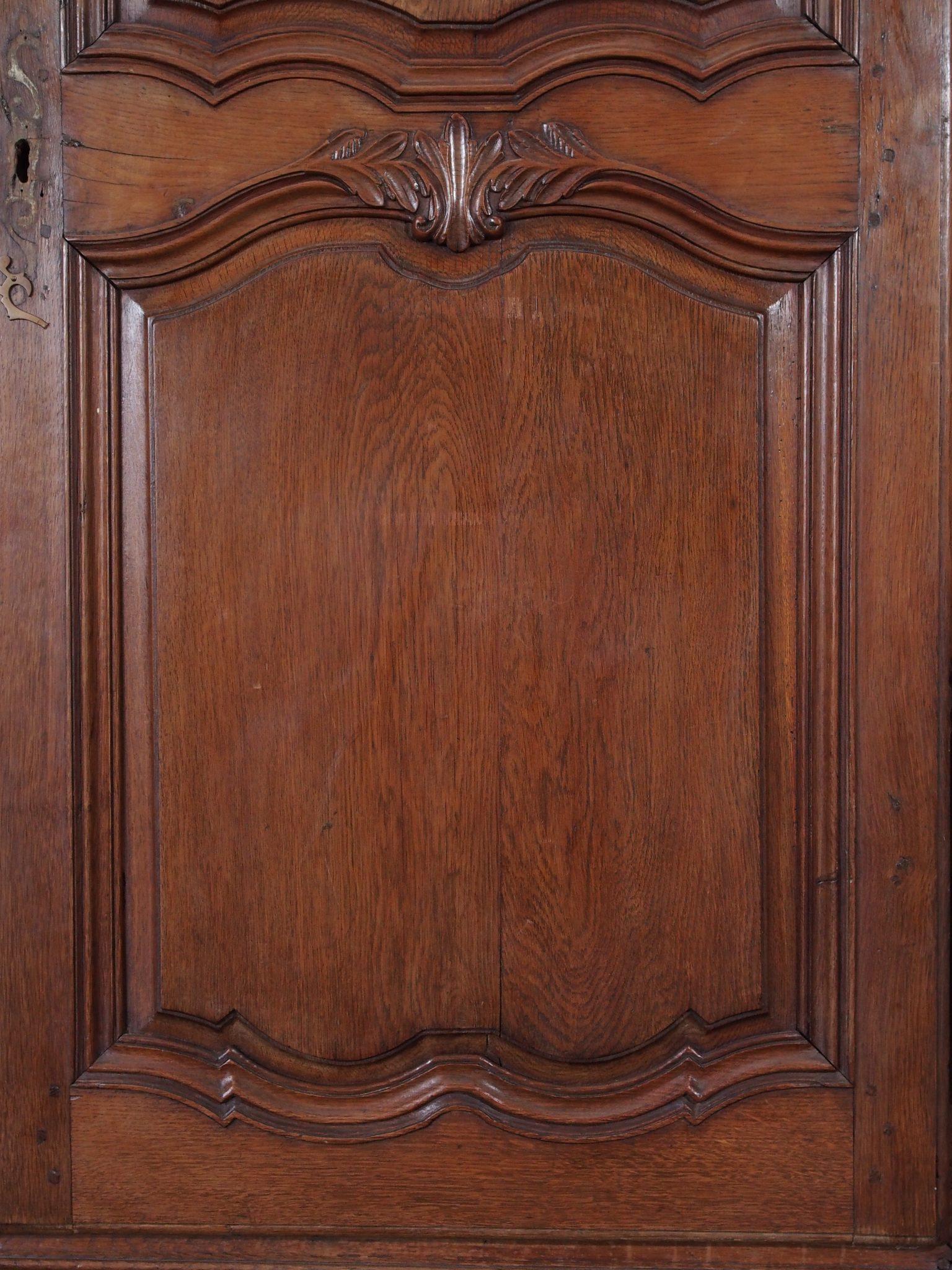 Eckschrank, Louis XIV.-Stil, 18. Jahrhundert (Handgeschnitzt) im Angebot