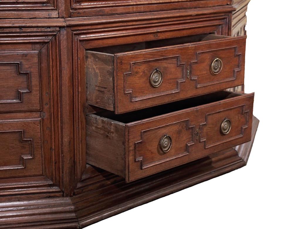 Corner Cabinet, Louis XIV, 18th Century In Fair Condition For Sale In New Orleans, LA