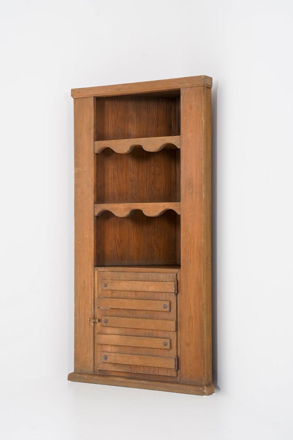 Axel Einar Hjorth, Corner Cabinet, Model Sandhamn, Sweden, 1930s

A rare corner cabinet from the Sandhamn series, designed by Axel Einar Hjorth in the 1930s. Executed in pine, the piece reflects Hjorth’s distinctive blend of functional modernism and