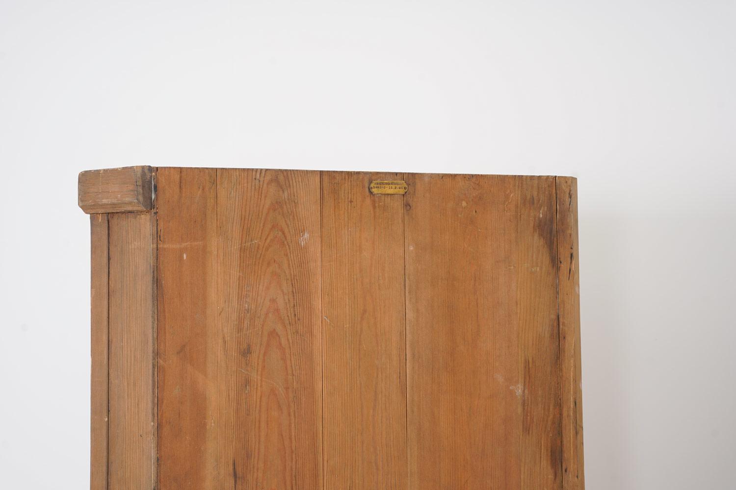 Corner Cabinet Model 