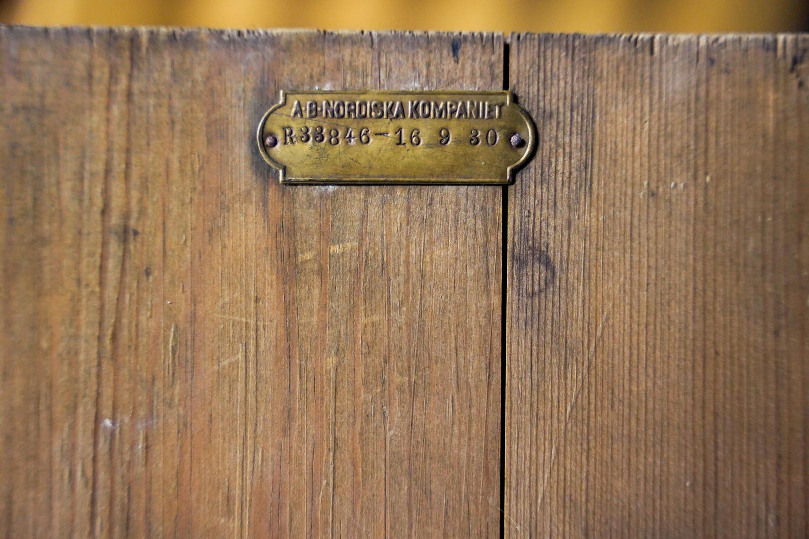 Corner Cabinet Model 