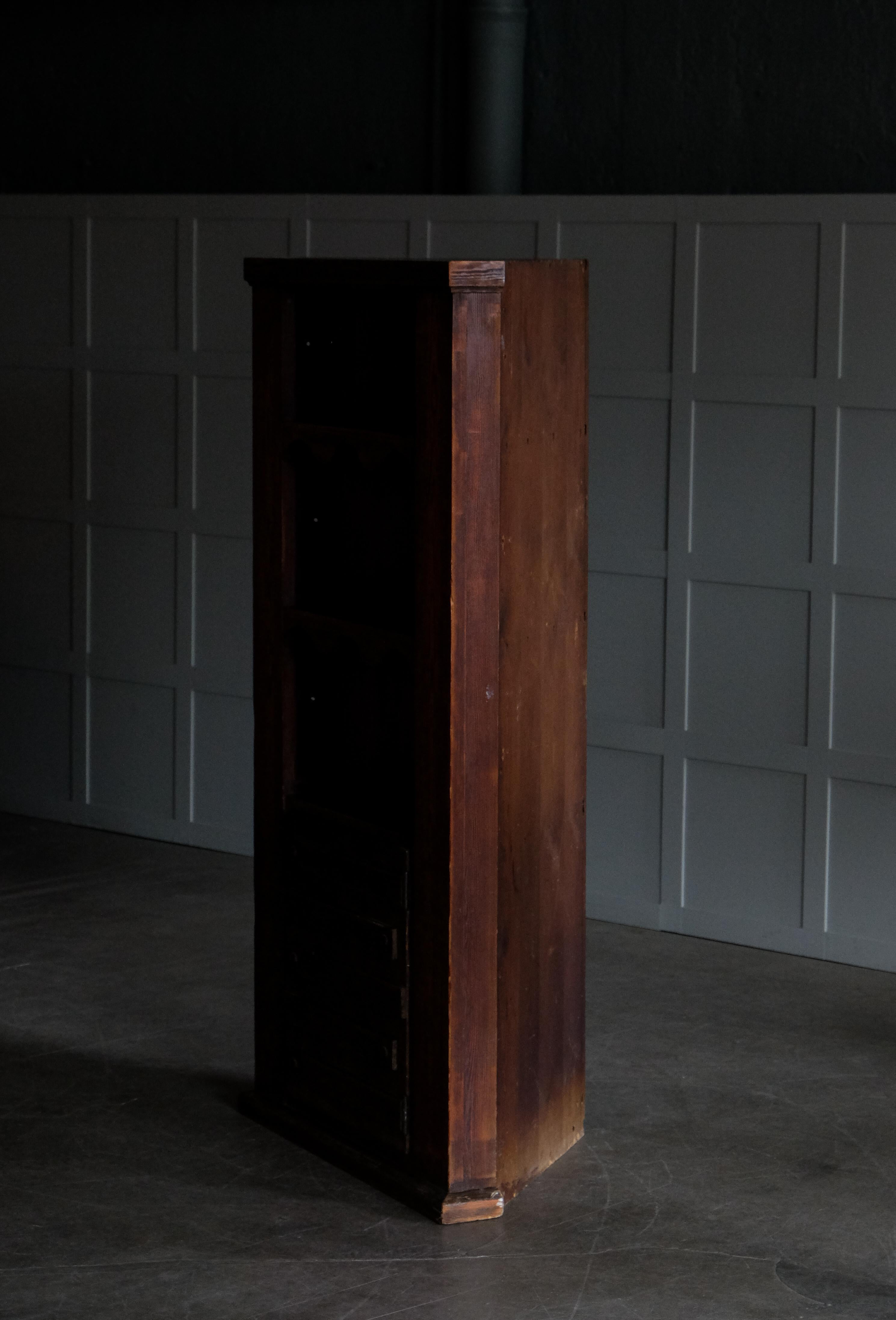 Corner Cabinet “Sandhamn” by Axel-Einar Hjorth, Nordiska Kompaniet, 1930s For Sale 3