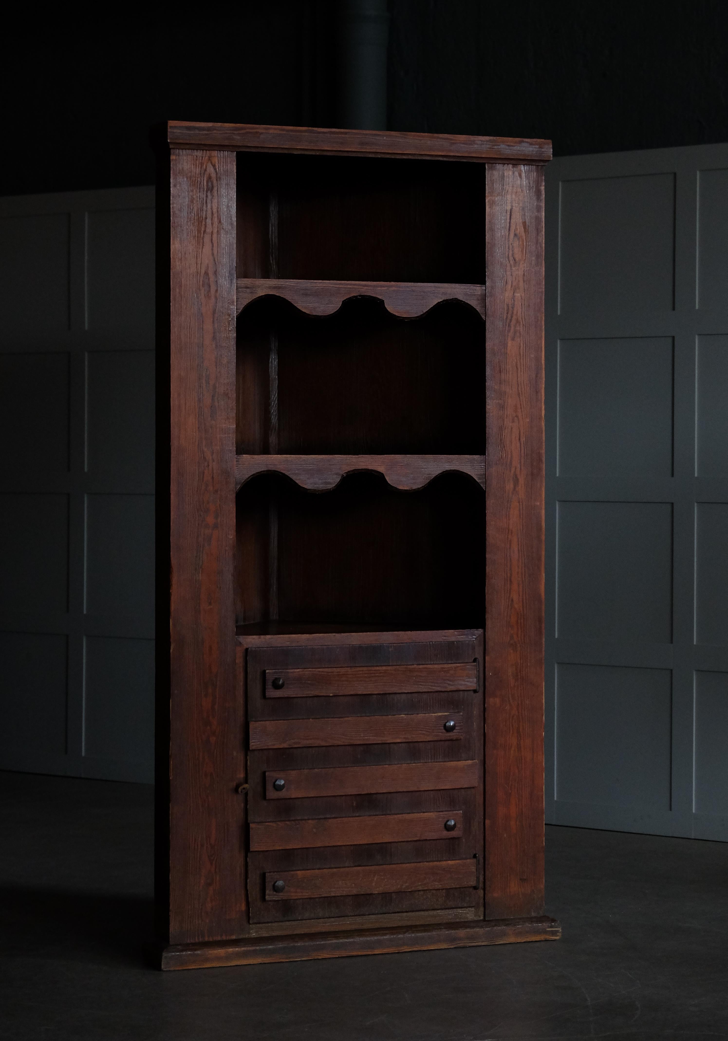 Corner Cabinet “Sandhamn” by Axel-Einar Hjorth, Nordiska Kompaniet, 1930s In Good Condition For Sale In Stockholm, SE