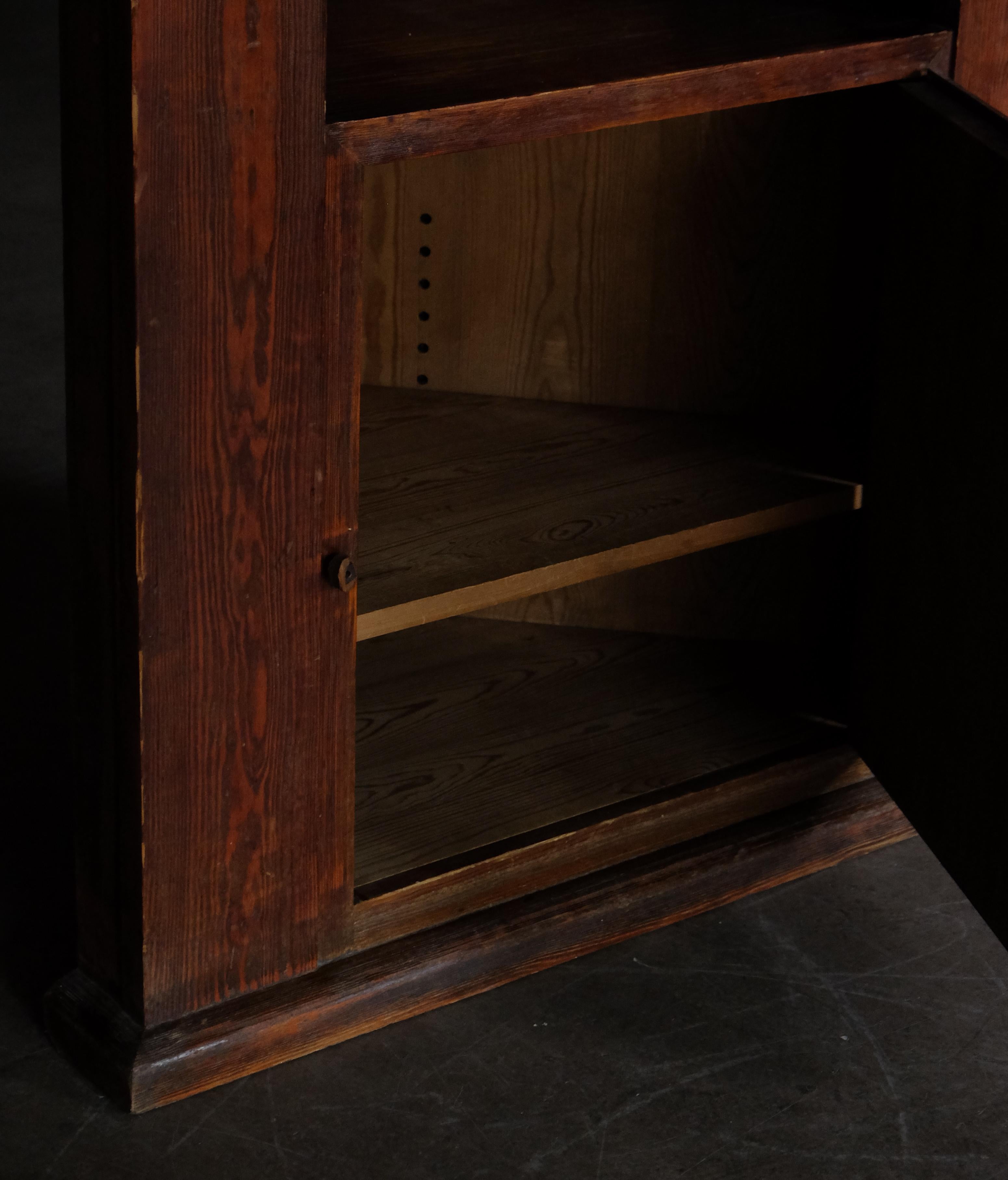 Pine Corner Cabinet “Sandhamn” by Axel-Einar Hjorth, Nordiska Kompaniet, 1930s For Sale