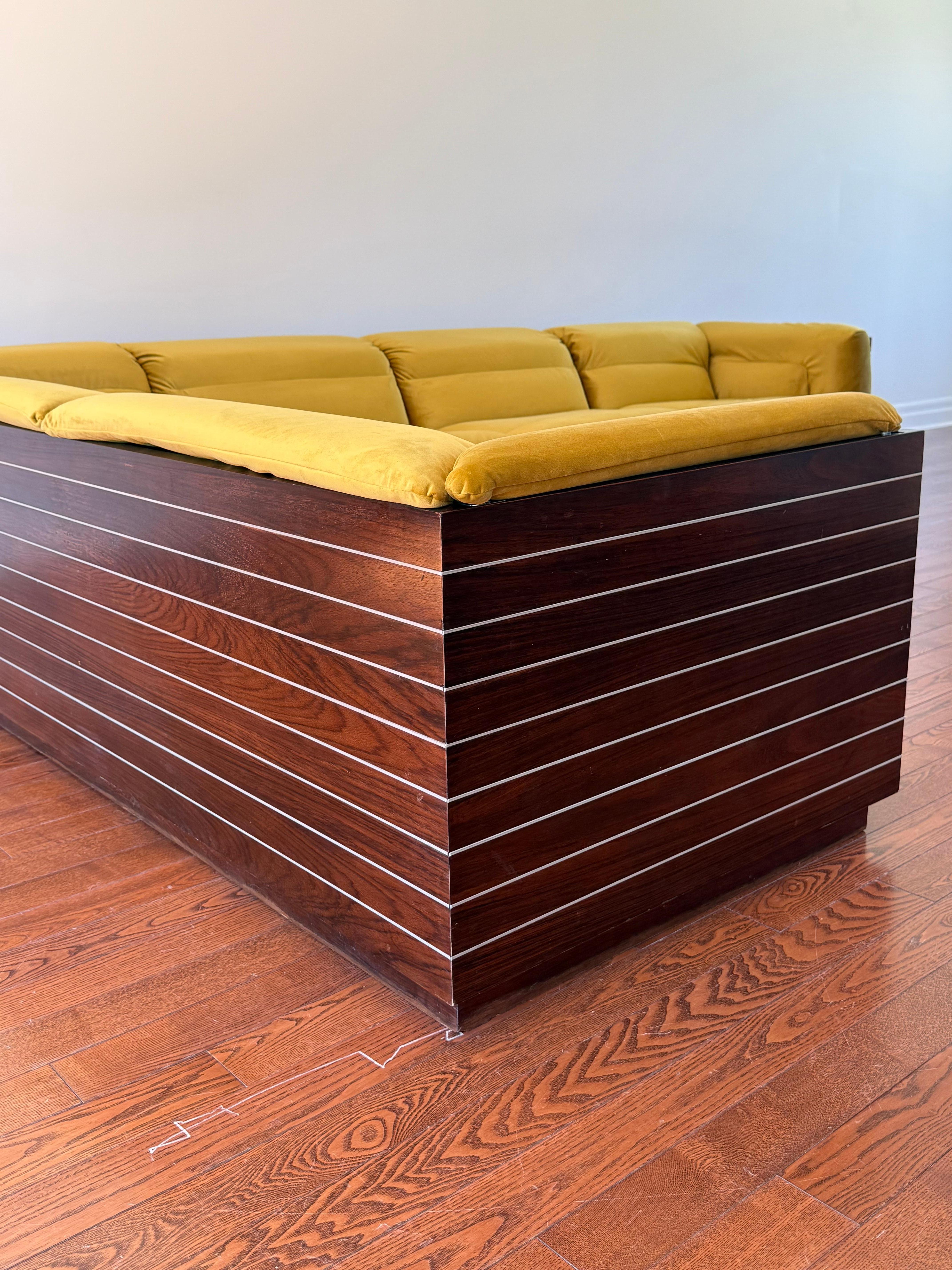 Corner Casement Sofa by Giovanni Offredi for Saporiti In Good Condition For Sale In Oakville, CA