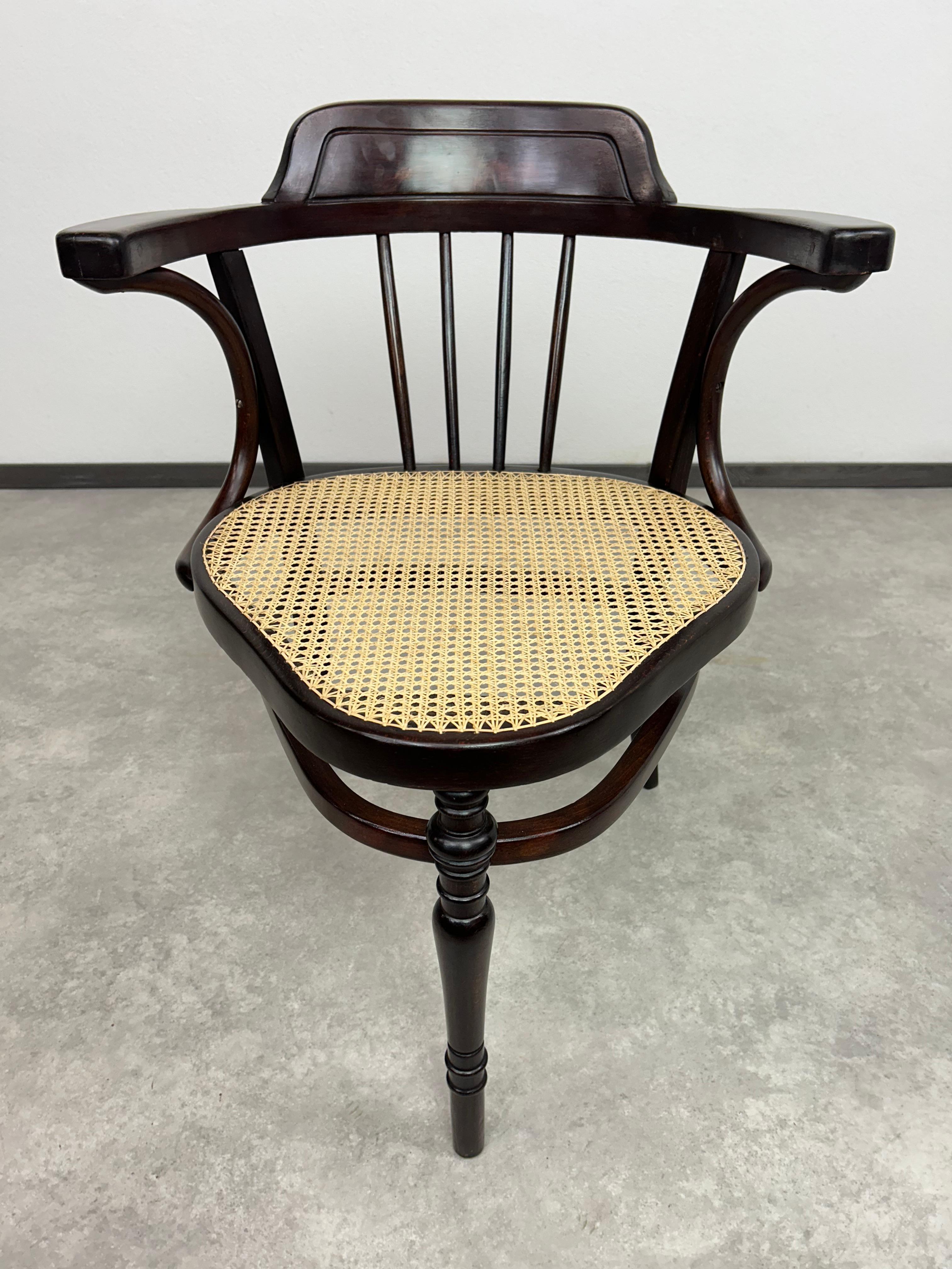 Autrichien Fauteuil d'angle n°6 de J&J Kohn en vente