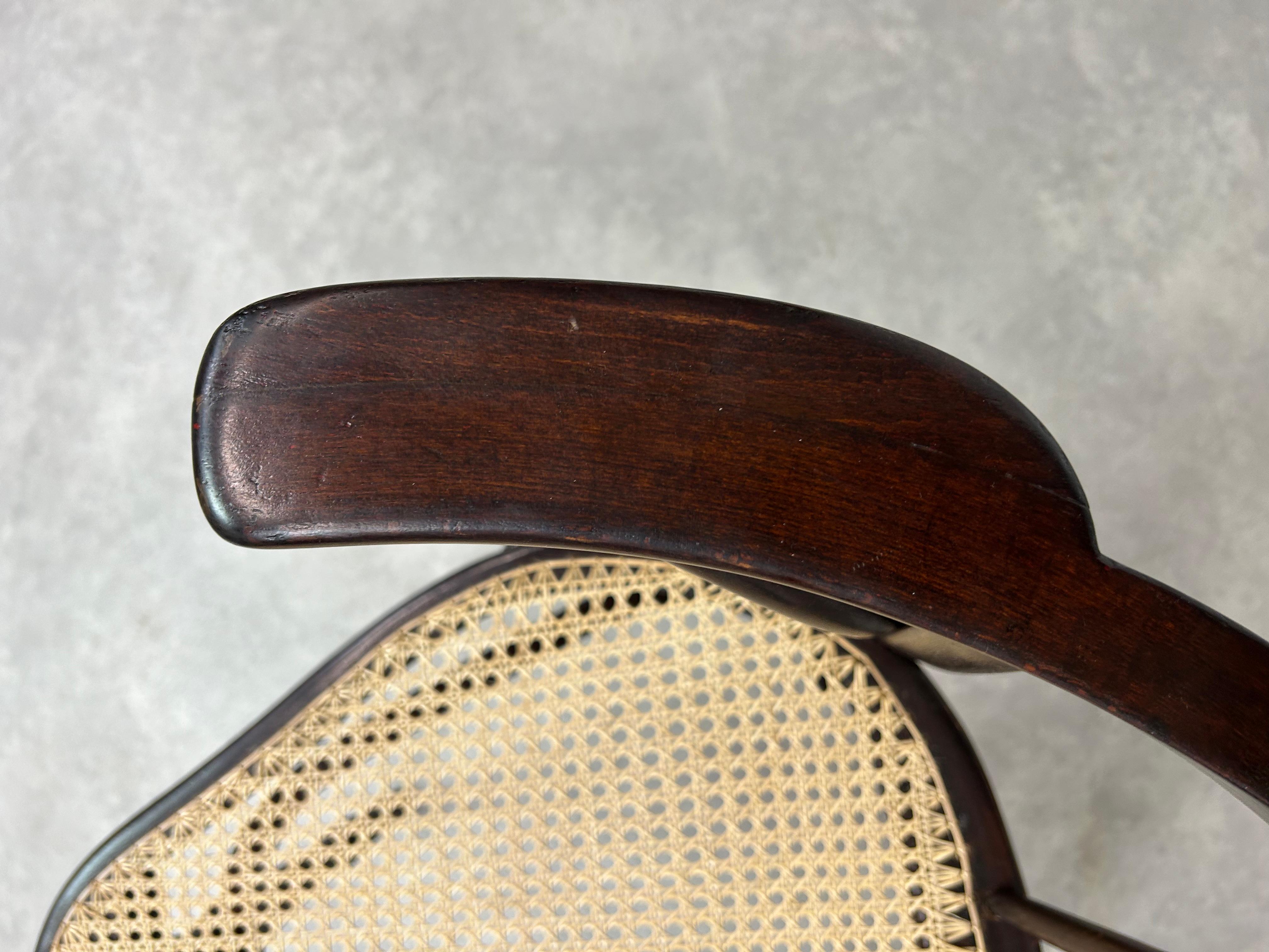 Début du 20ème siècle Fauteuil d'angle n°6 de J&J Kohn en vente