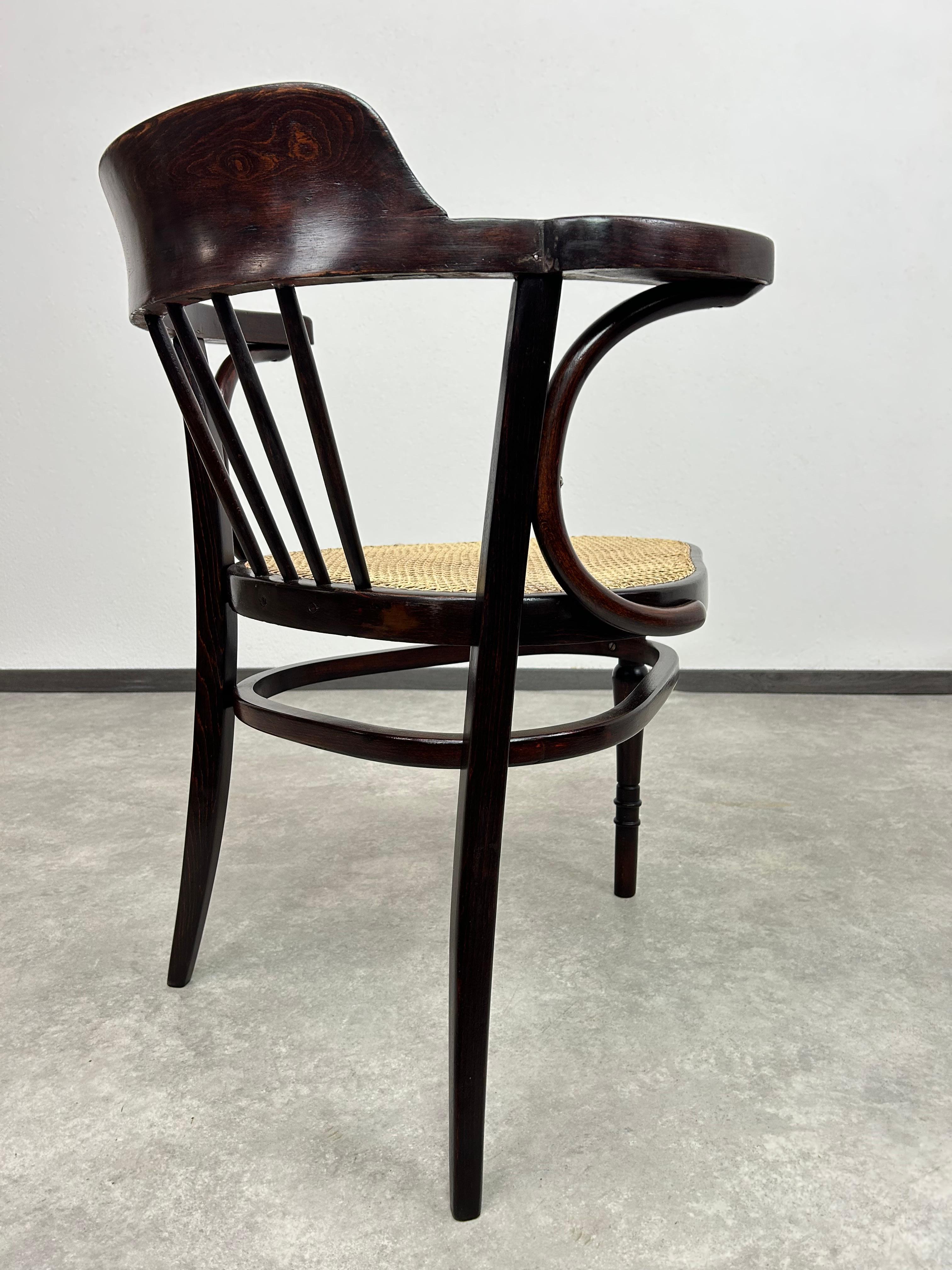 Fauteuil d'angle n°6 de J&J Kohn en vente 3