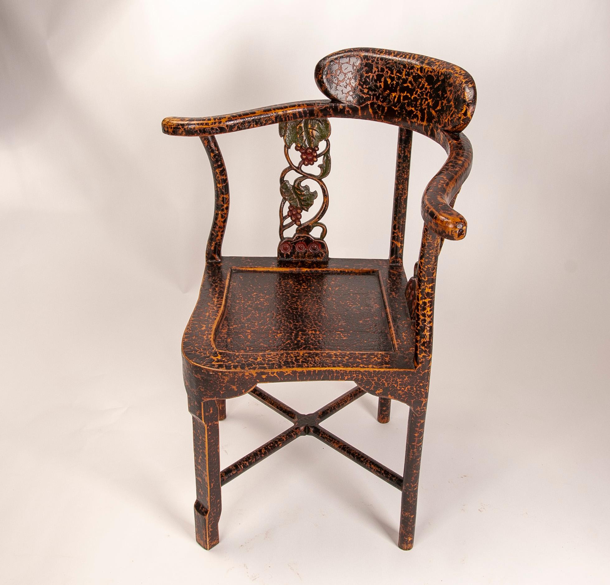 Contemporary Corner Chair with Lacquered Wooden Arms and Carved Flowers on the Backrest For Sale