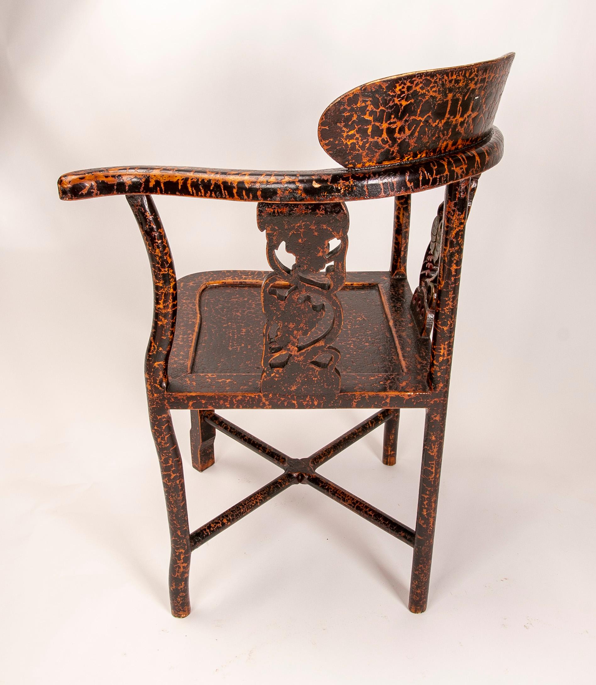 Corner Chair with Lacquered Wooden Arms and Carved Flowers on the Backrest For Sale 1