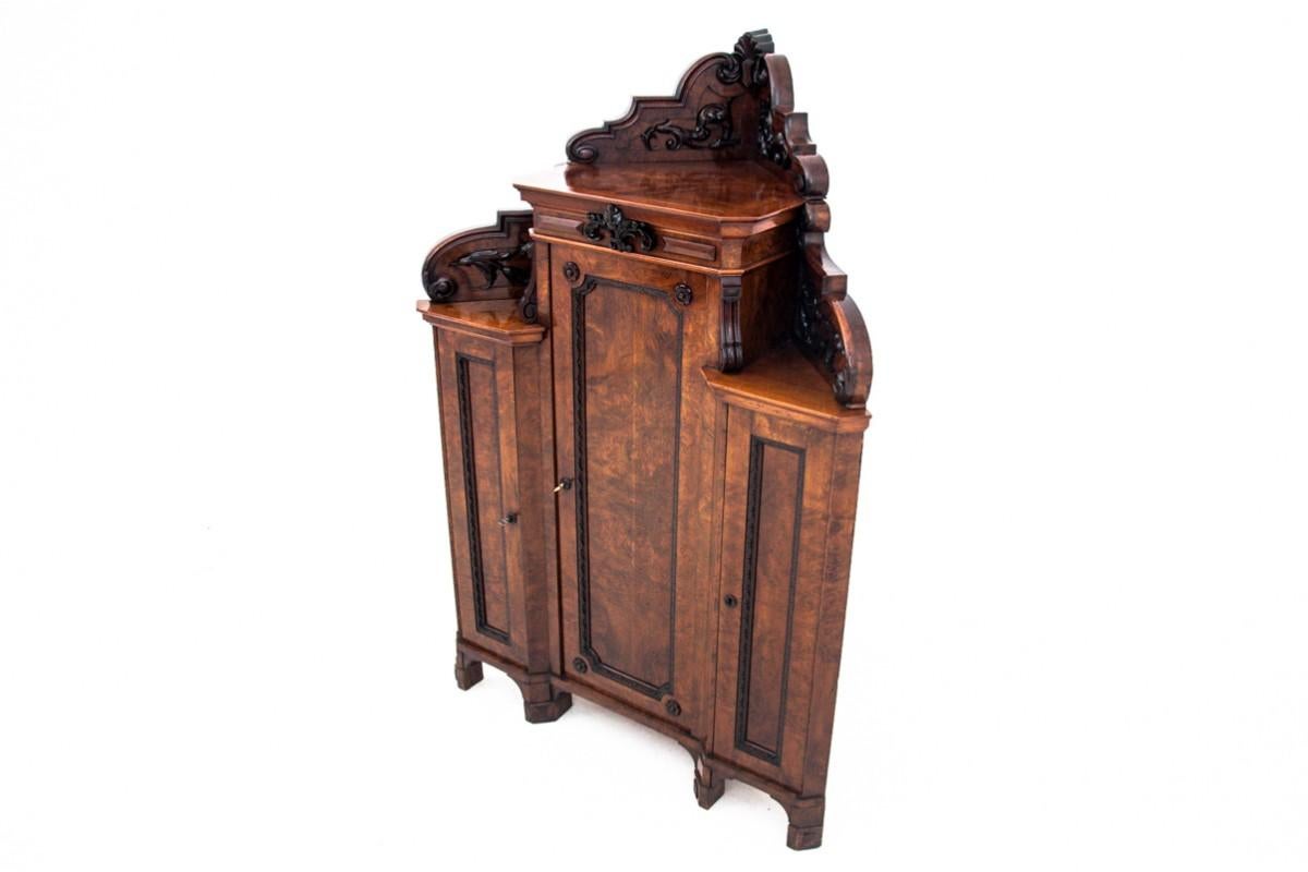 Corner chest of drawers from around 1900. In Good Condition For Sale In Chorzów, PL