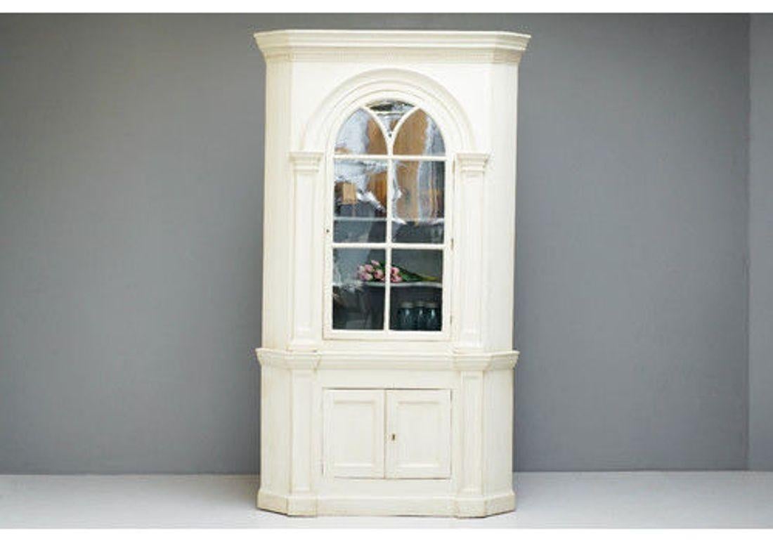 Corner Cupboard, 1700s, Pine For Sale 3
