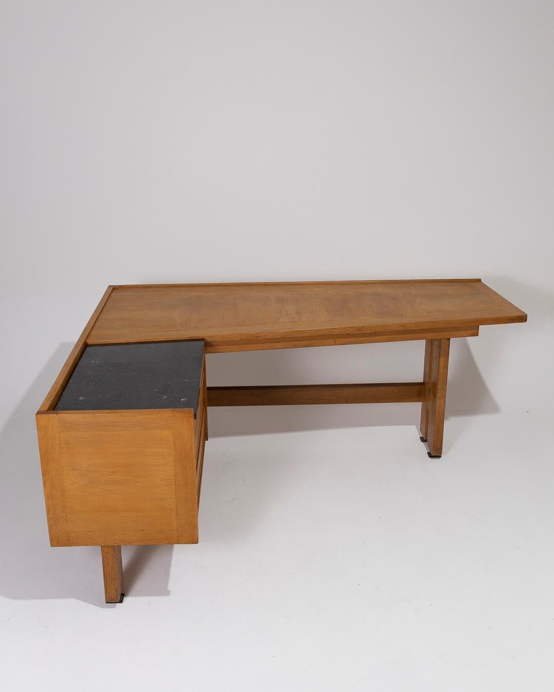 Corner desk in oak by Guillerme and Chambron, 1950s 5