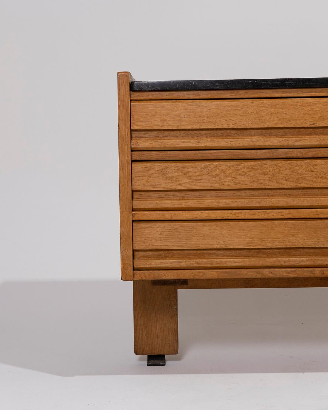 Corner desk in oak by Guillerme and Chambron, 1950s 10