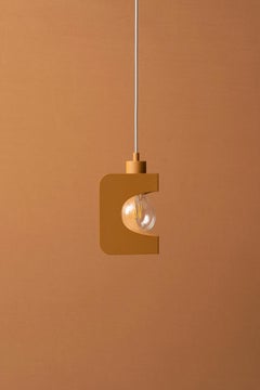Eckkugel-Almond-Pendelleuchte von +kouple
