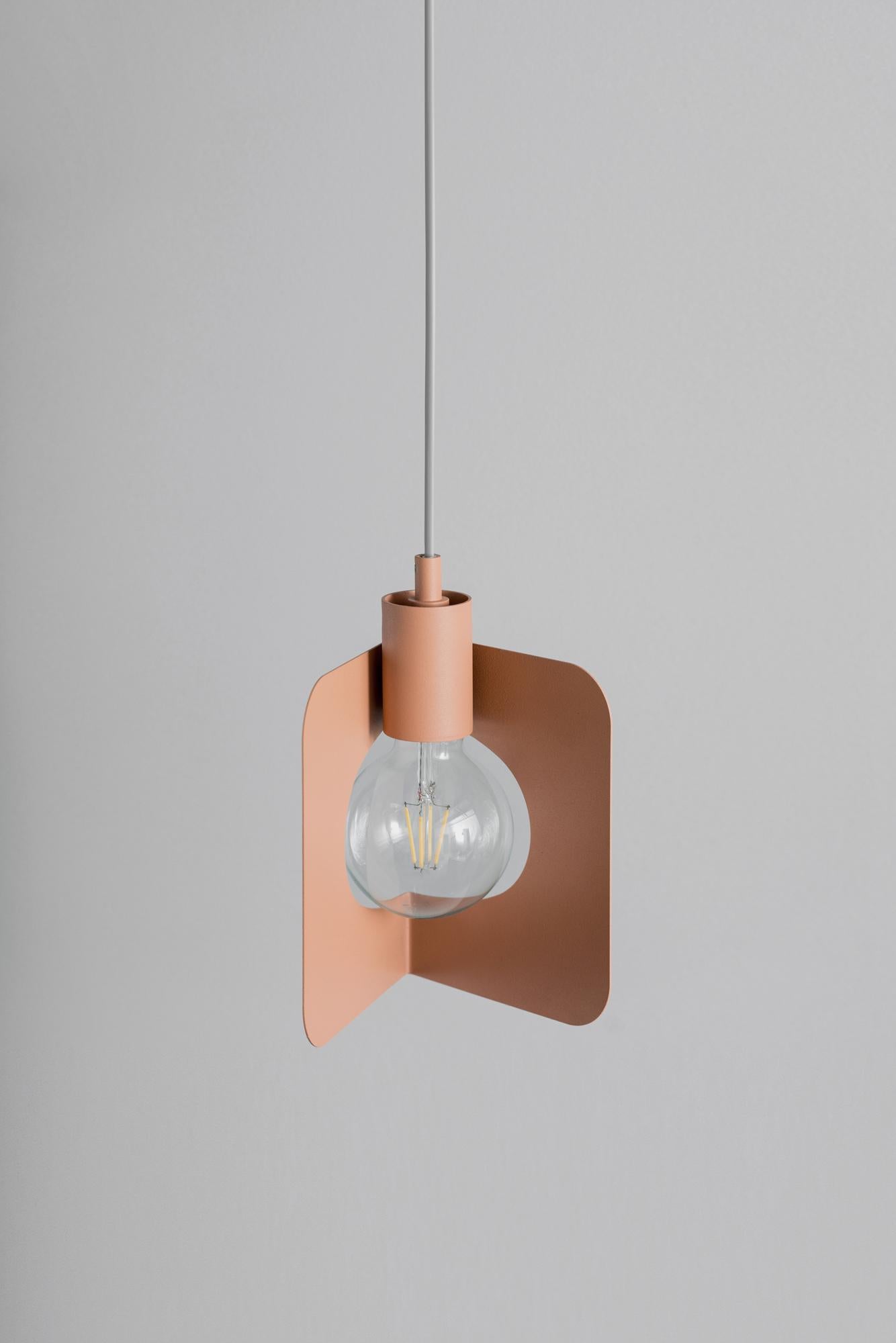 Lámpara Colgante Corner Globe Coral by +kouple Posmoderno en venta