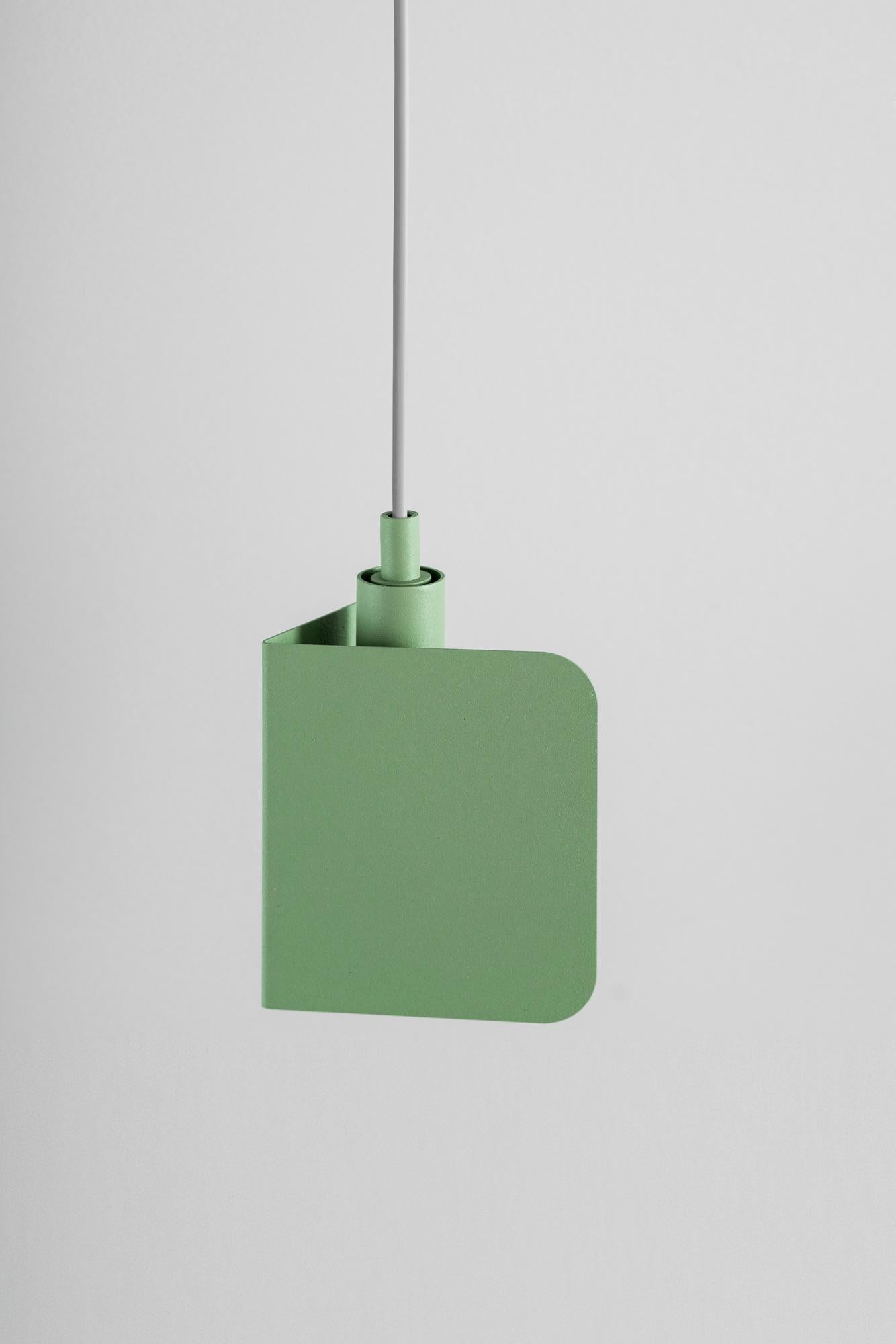 Postmoderno Lampada a sospensione Corner Small Moss di +kouple in vendita