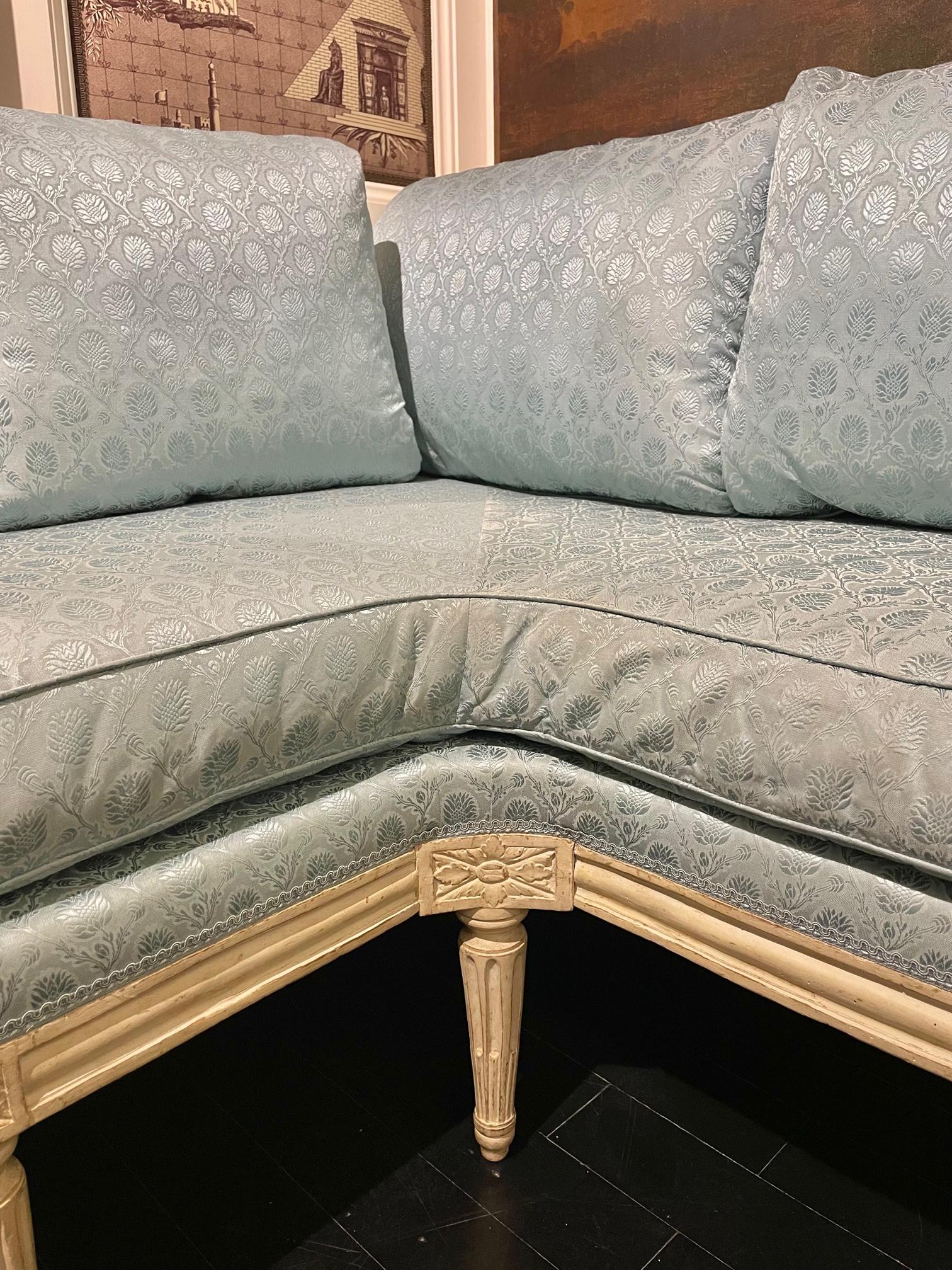 Sofá Banqueta de Esquina Atribuido a la Maison Jansen, Estilo Francés Luis XVI en venta 9