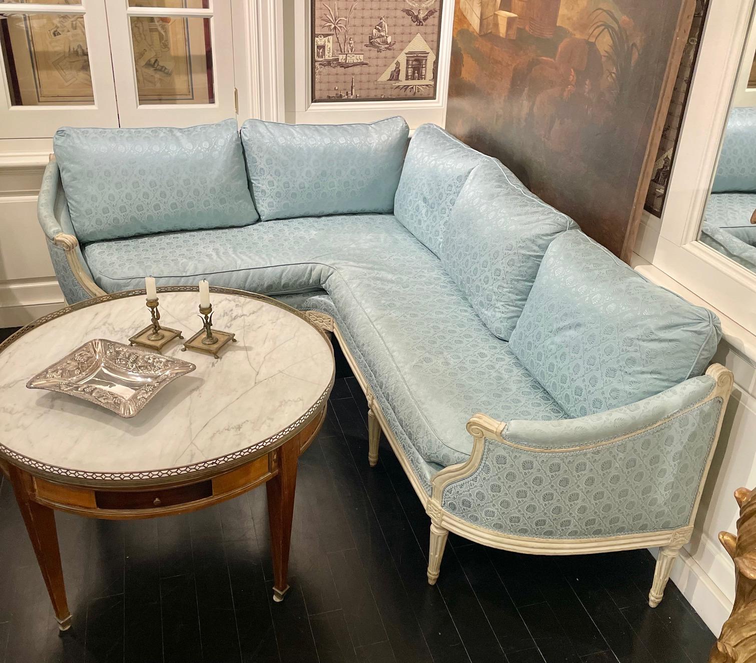 Sofá Banqueta de Esquina Atribuido a la Maison Jansen, Estilo Francés Luis XVI en Bueno estado para la venta en Montreal, Quebec