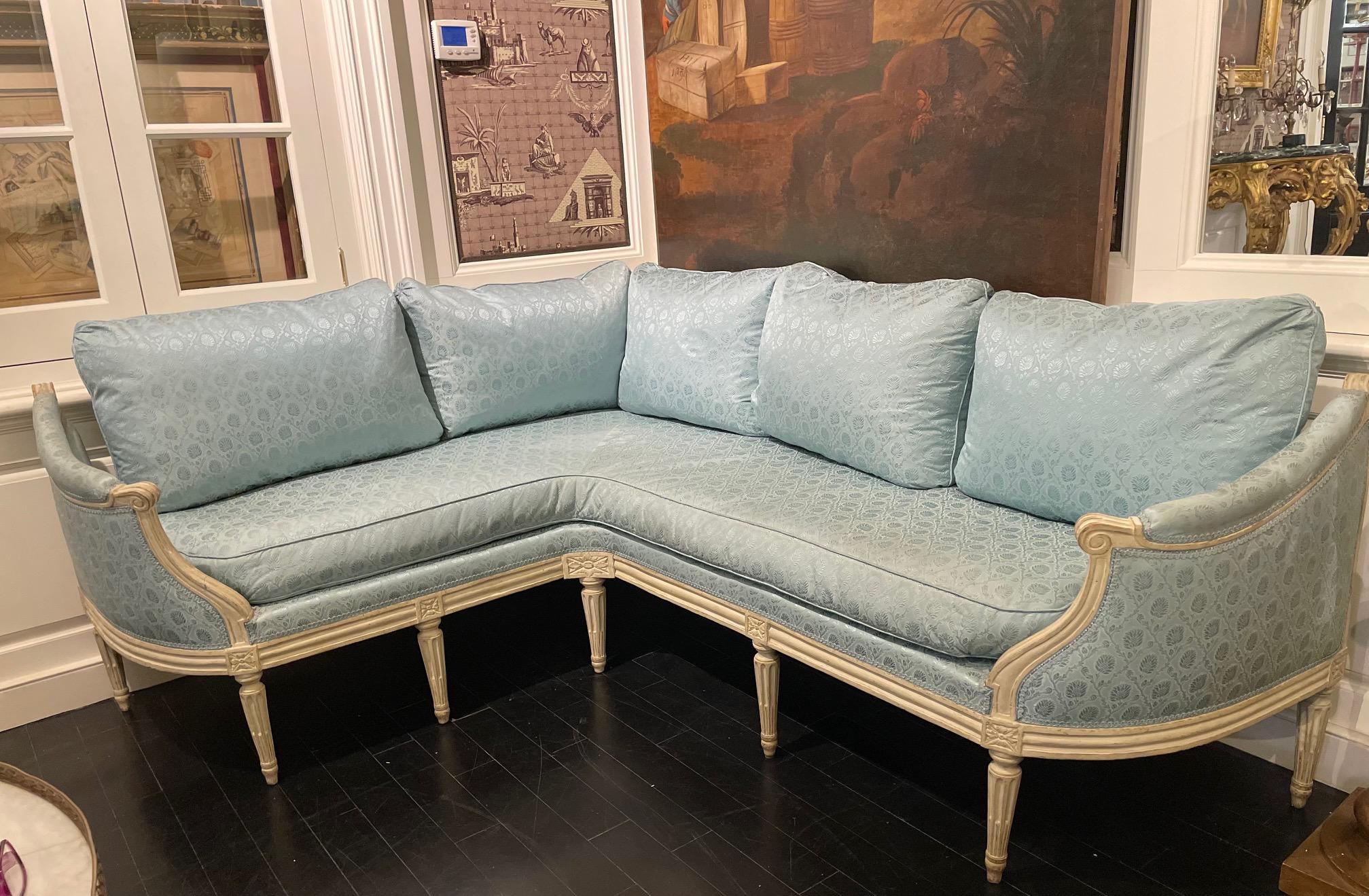 Sofá Banqueta de Esquina Atribuido a la Maison Jansen, Estilo Francés Luis XVI Madera en venta
