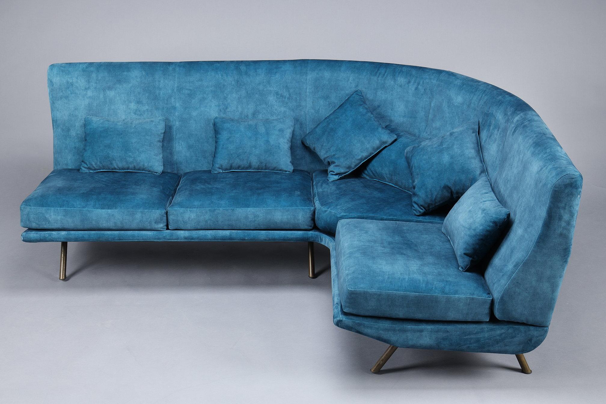 Velvet Corner sofa by Marco Zanuso (1916-2001), published by Arflex For Sale