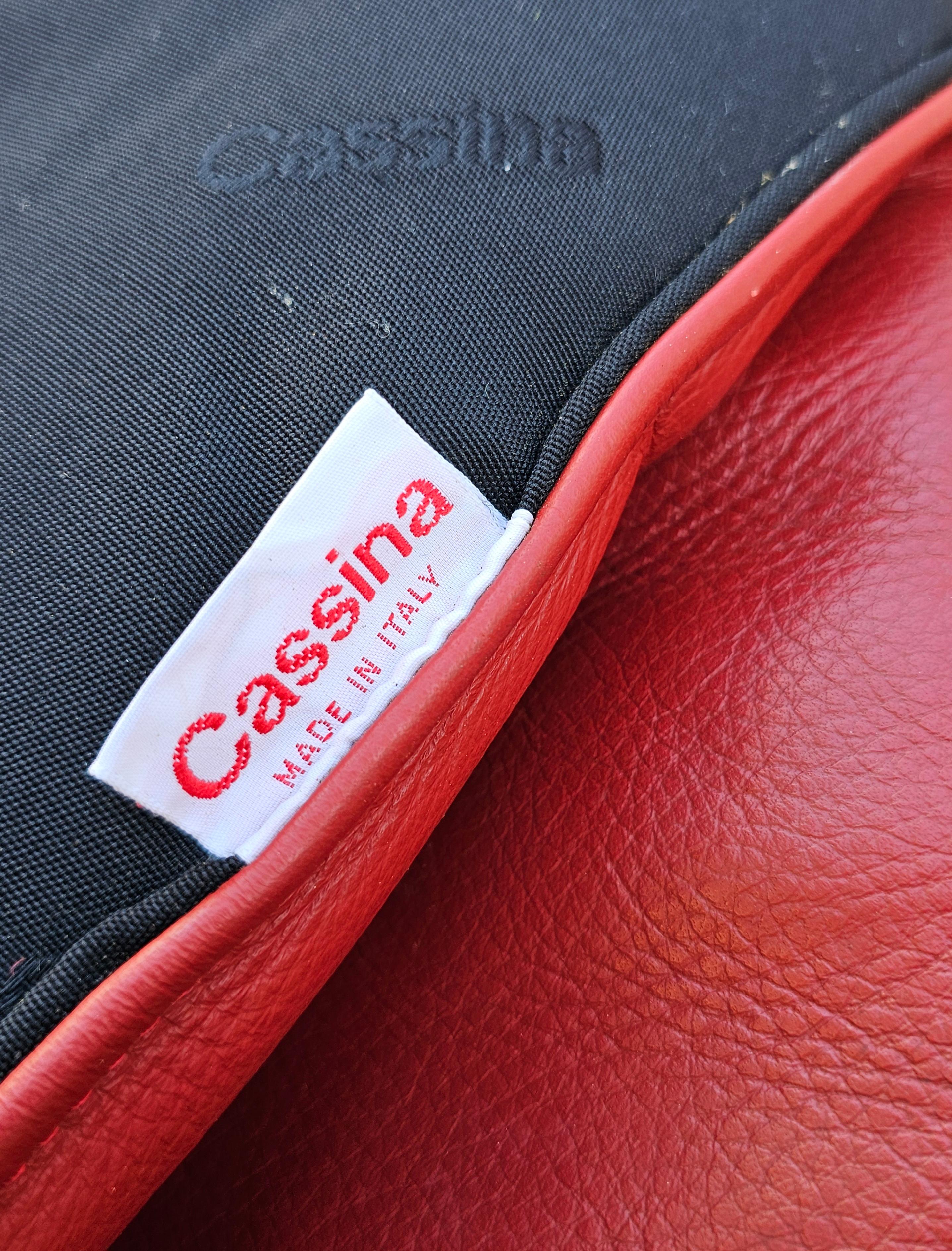 Ecksofa „cardigan“ entworfen von Vico Magistretti für Cassina, rotes Leder im Angebot 4