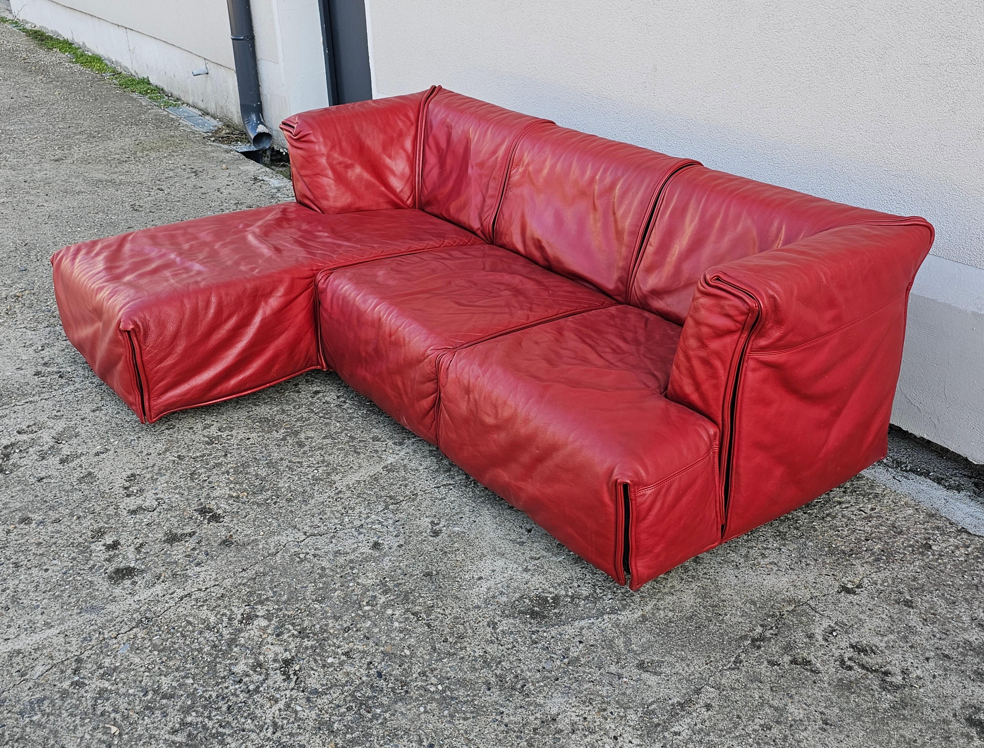 Ecksofa „cardigan“ entworfen von Vico Magistretti für Cassina, rotes Leder im Zustand „Gut“ im Angebot in Beograd, RS
