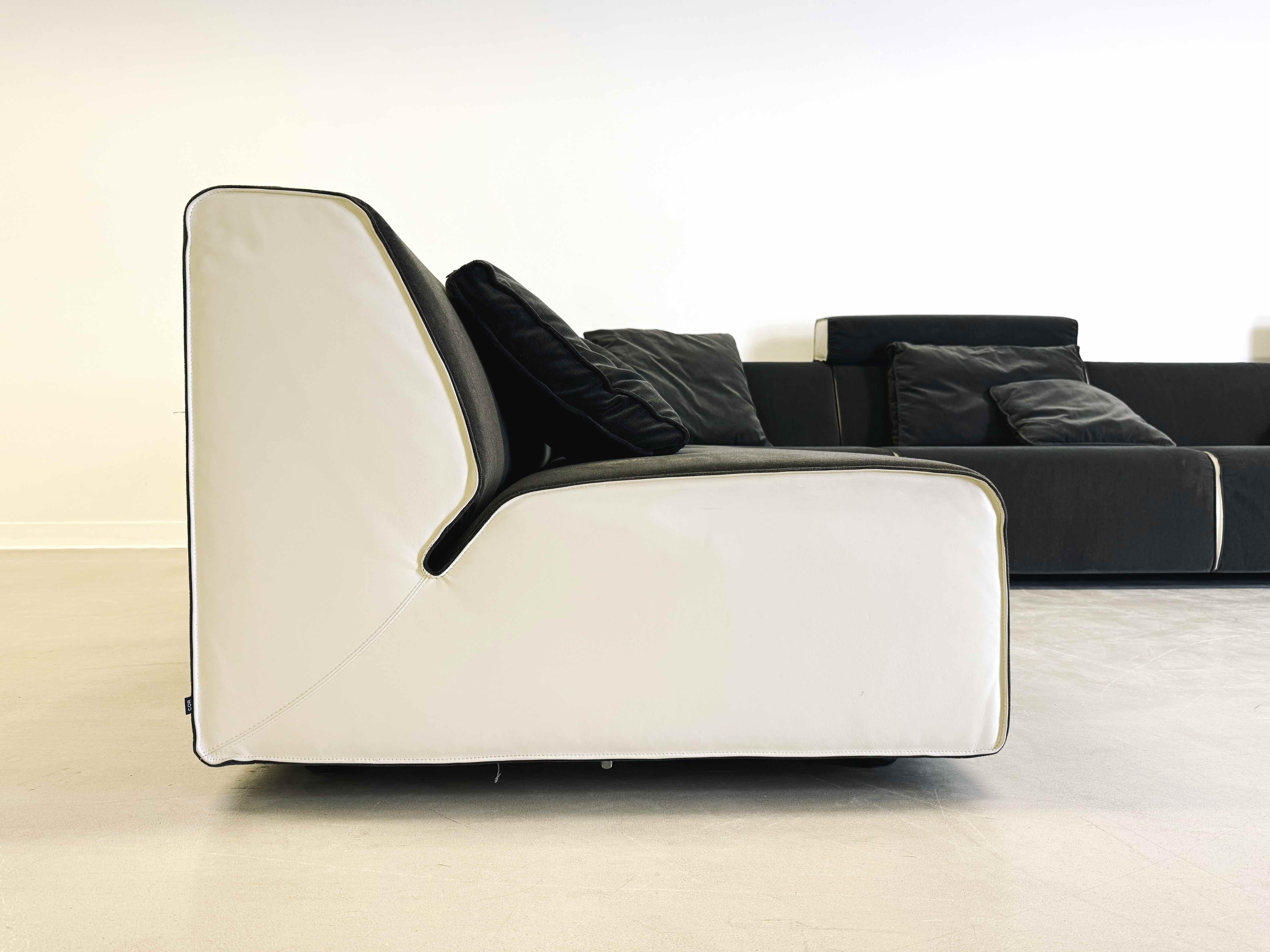 Canapé d'angle Couch COR Kelp tissu ( velours) cuir gris blanc design Bon état - En vente à Berlin, DE