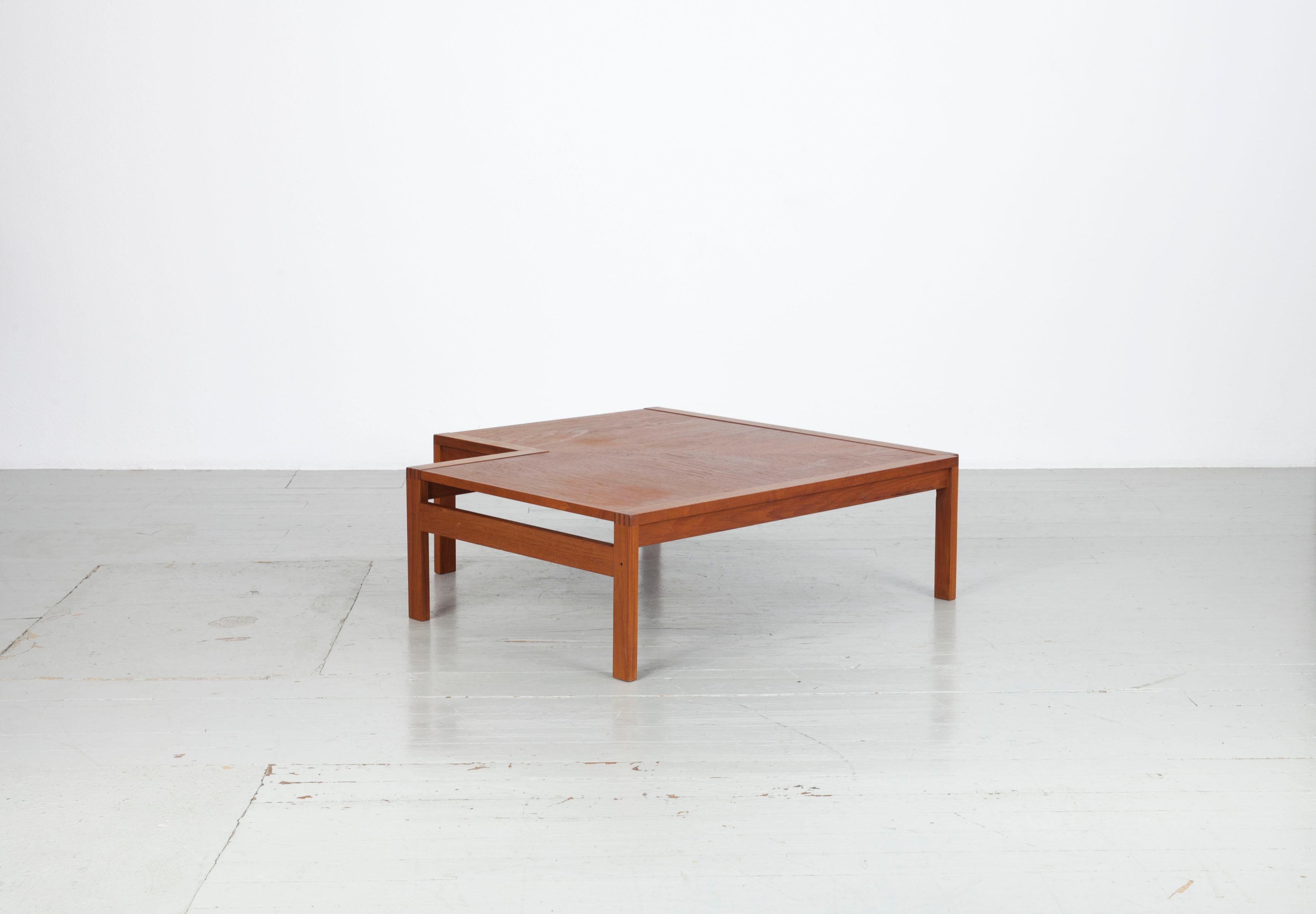 Corner Sofatable from Ole Knudsen & Torben Lind, France & Son, 1960s For Sale 1