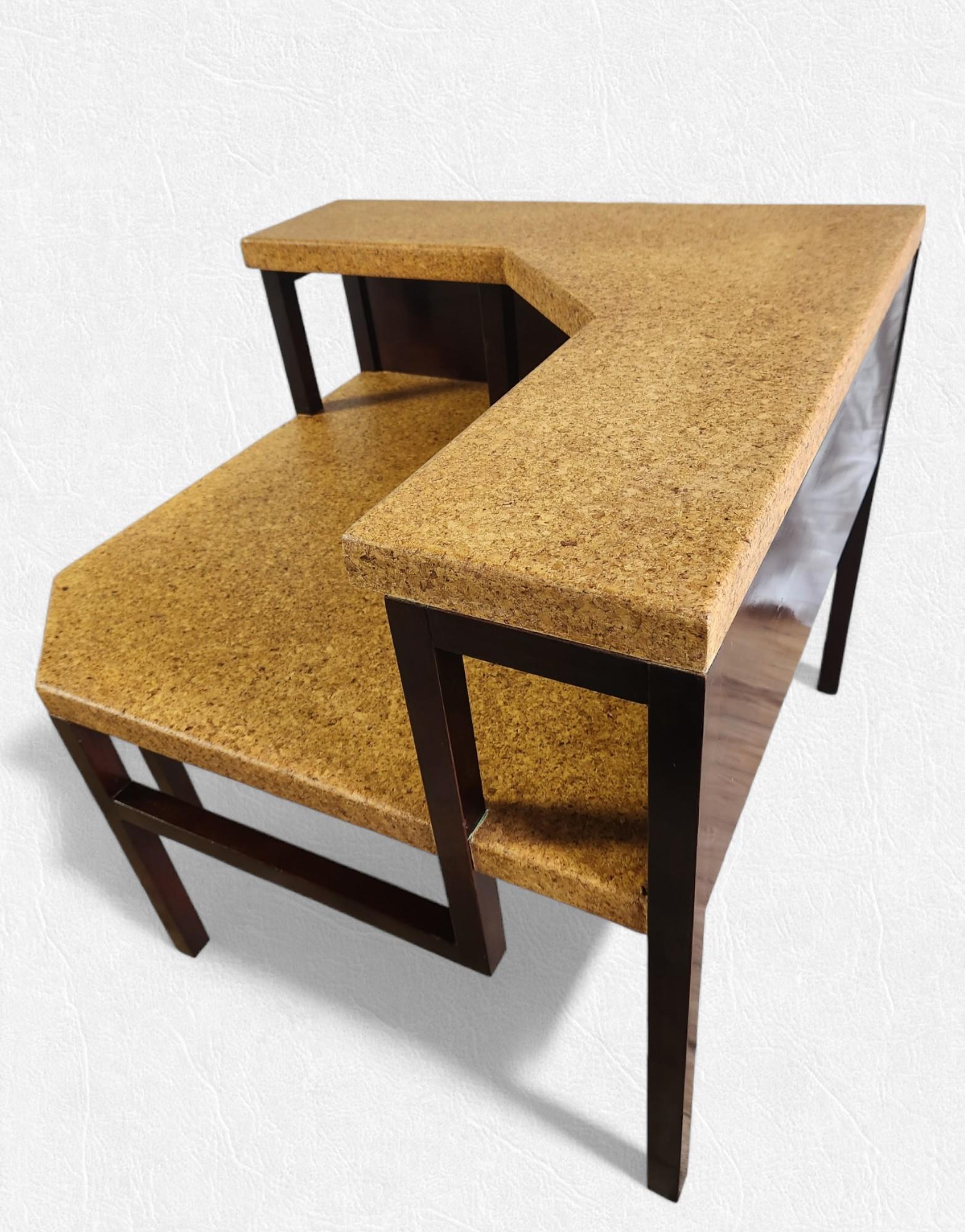 Américain Table d'angle de Paul Frankl pour Johnson Furniture en vente