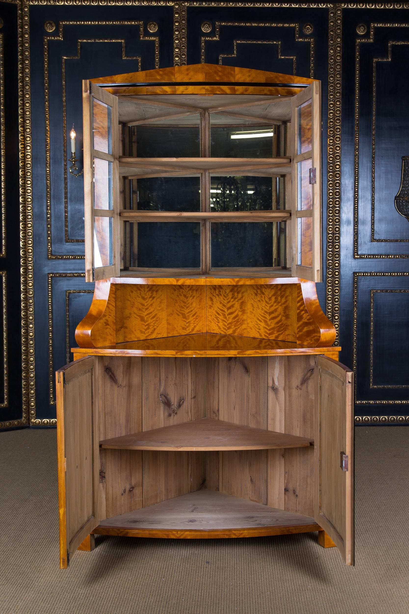 Veneer Corner cupboard Vitrine antique Biedermeier style Flamed Birch veneer For Sale