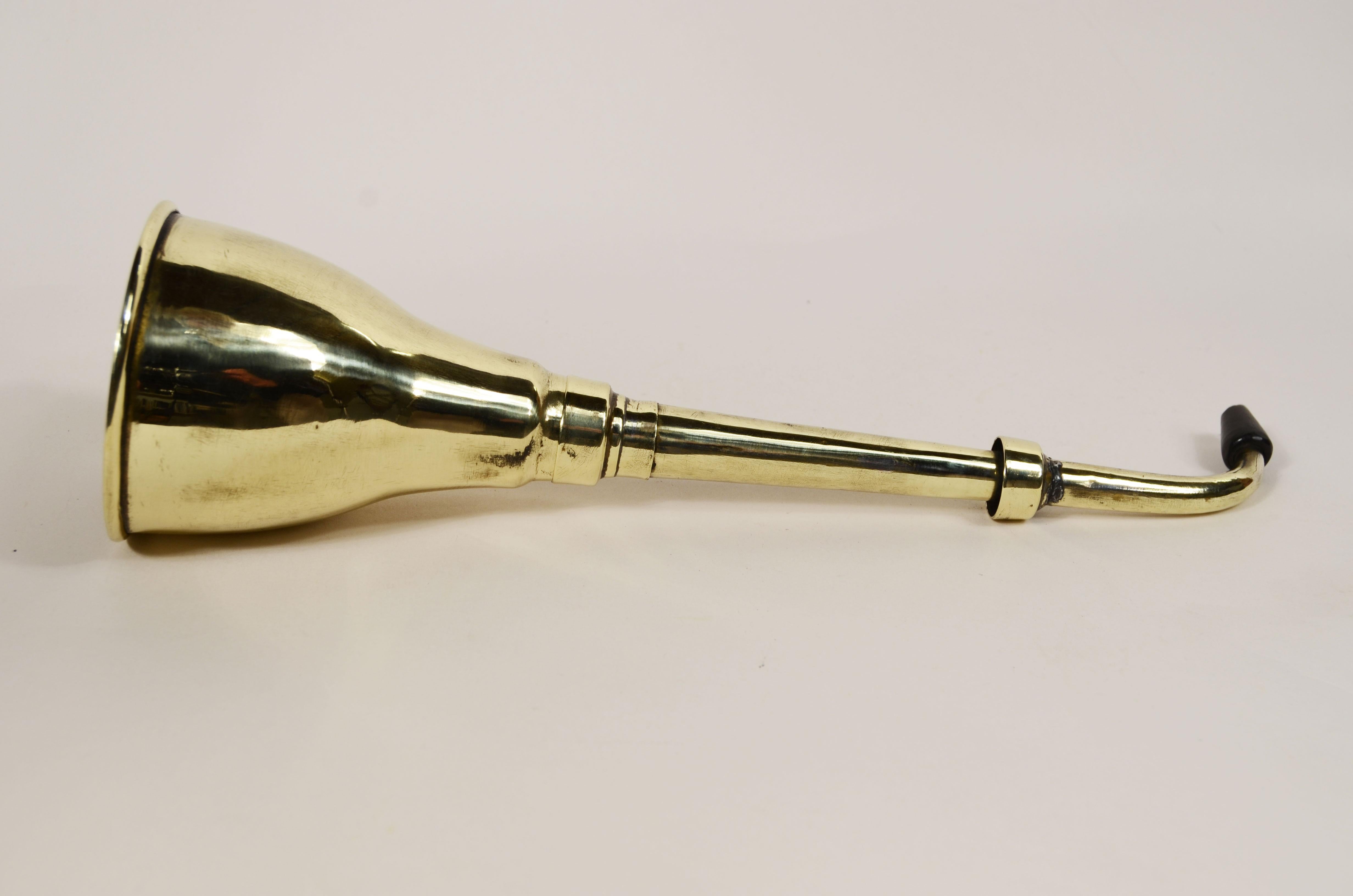 Brass and Bakelite telescopic acoustic cornet England early 1900s For Sale 2