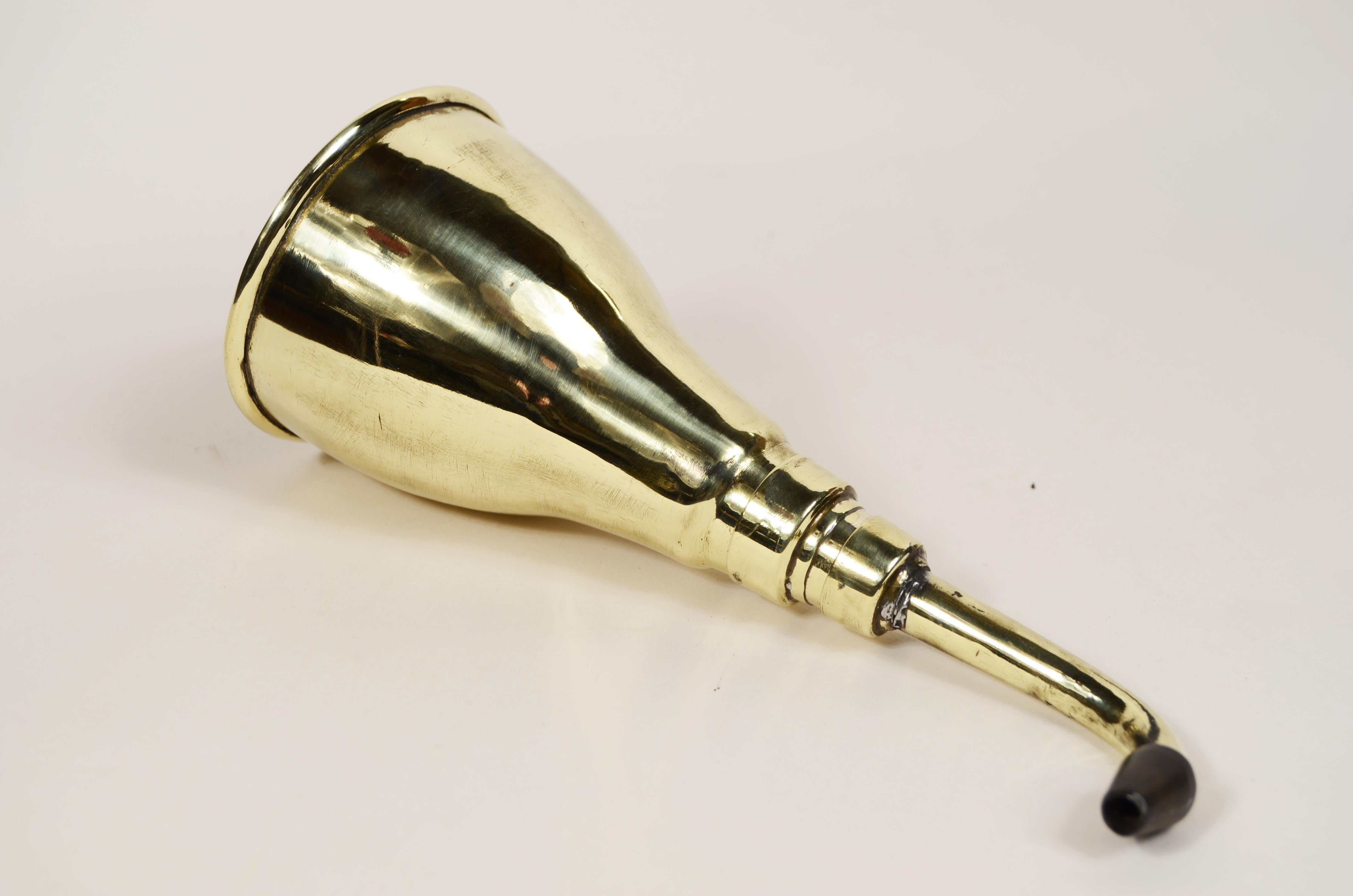 Brass and Bakelite telescopic acoustic cornet England early 1900s For Sale 3