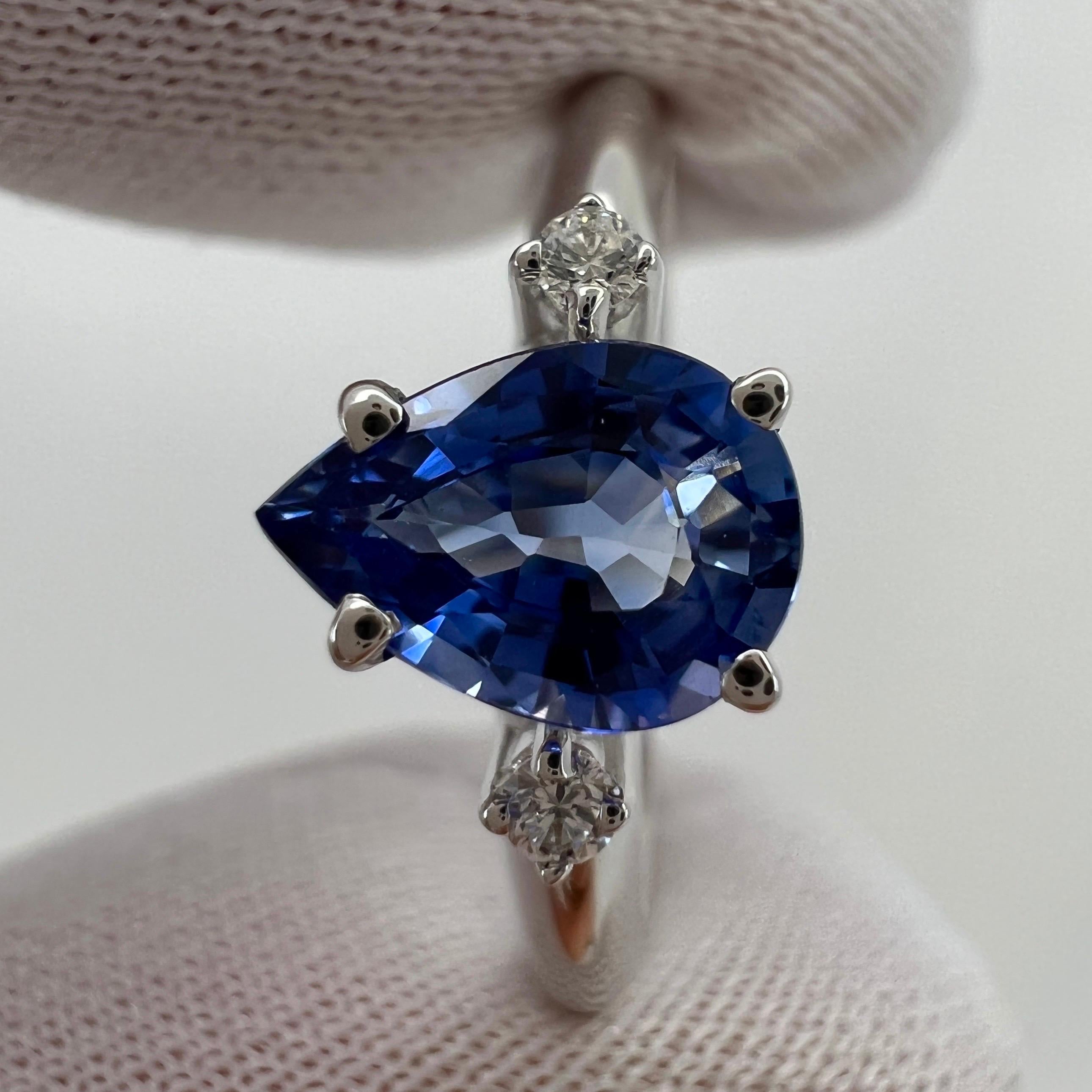 Kornblumenblauer 1,00ct Ceylon Saphir & Diamant 18k Weißgold Trilogy-Ring im Angebot 2