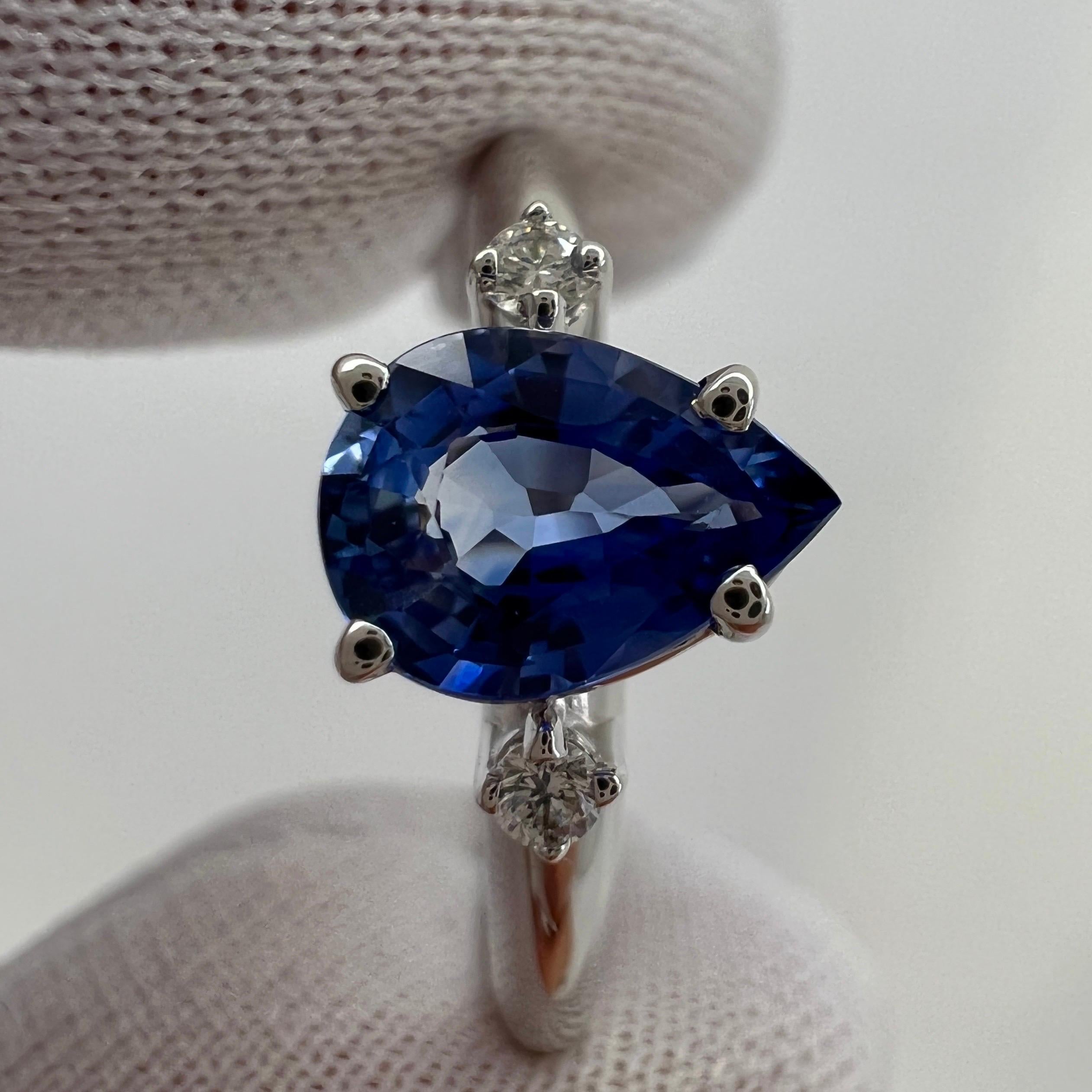 Kornblumenblauer 1,00ct Ceylon Saphir & Diamant 18k Weißgold Trilogy-Ring im Angebot 3