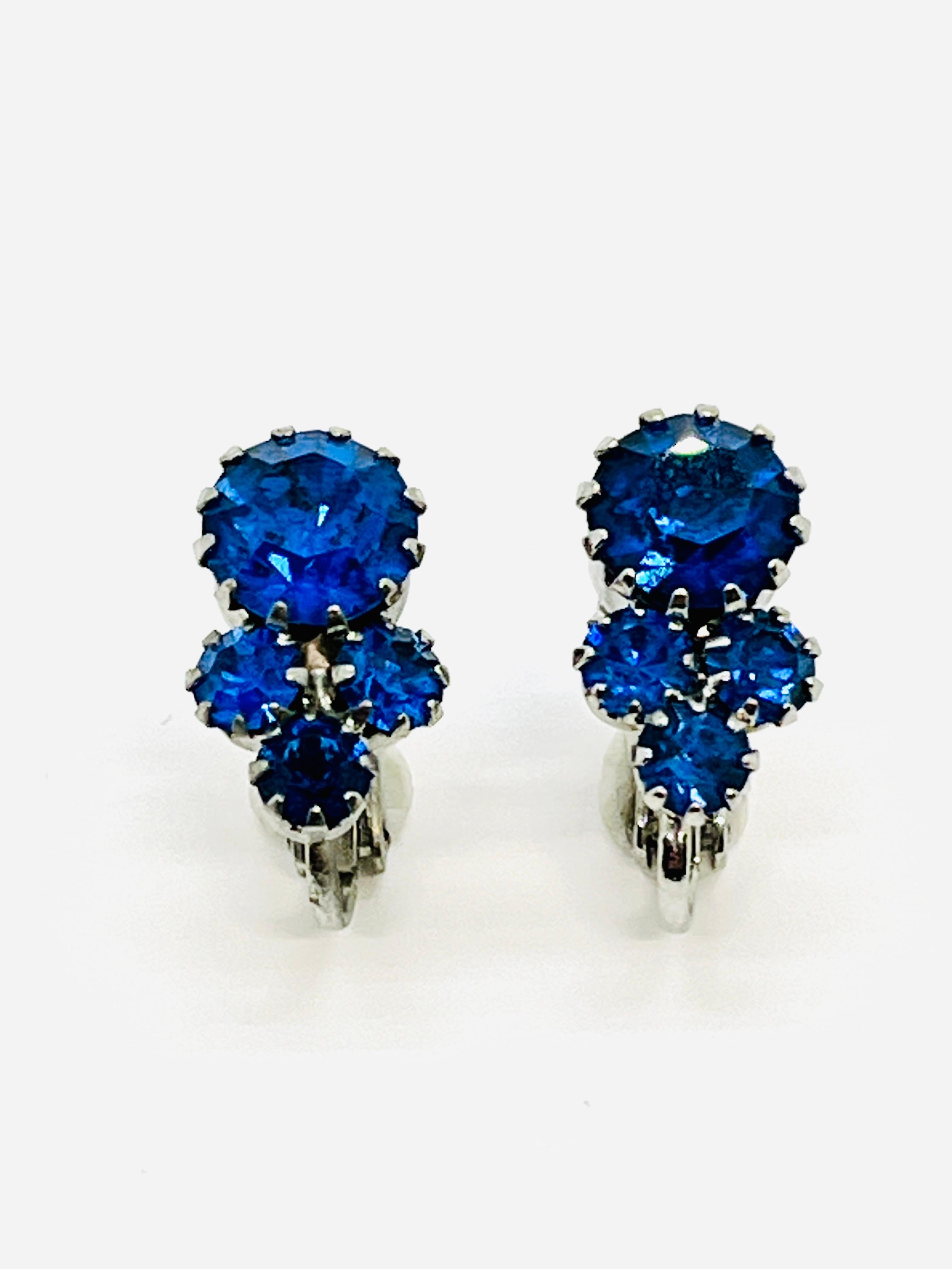 Cornflower Blue Crystal Rhinestone Clipon Earrings, Crown Settings In Good Condition For Sale In Lynnwood, WA